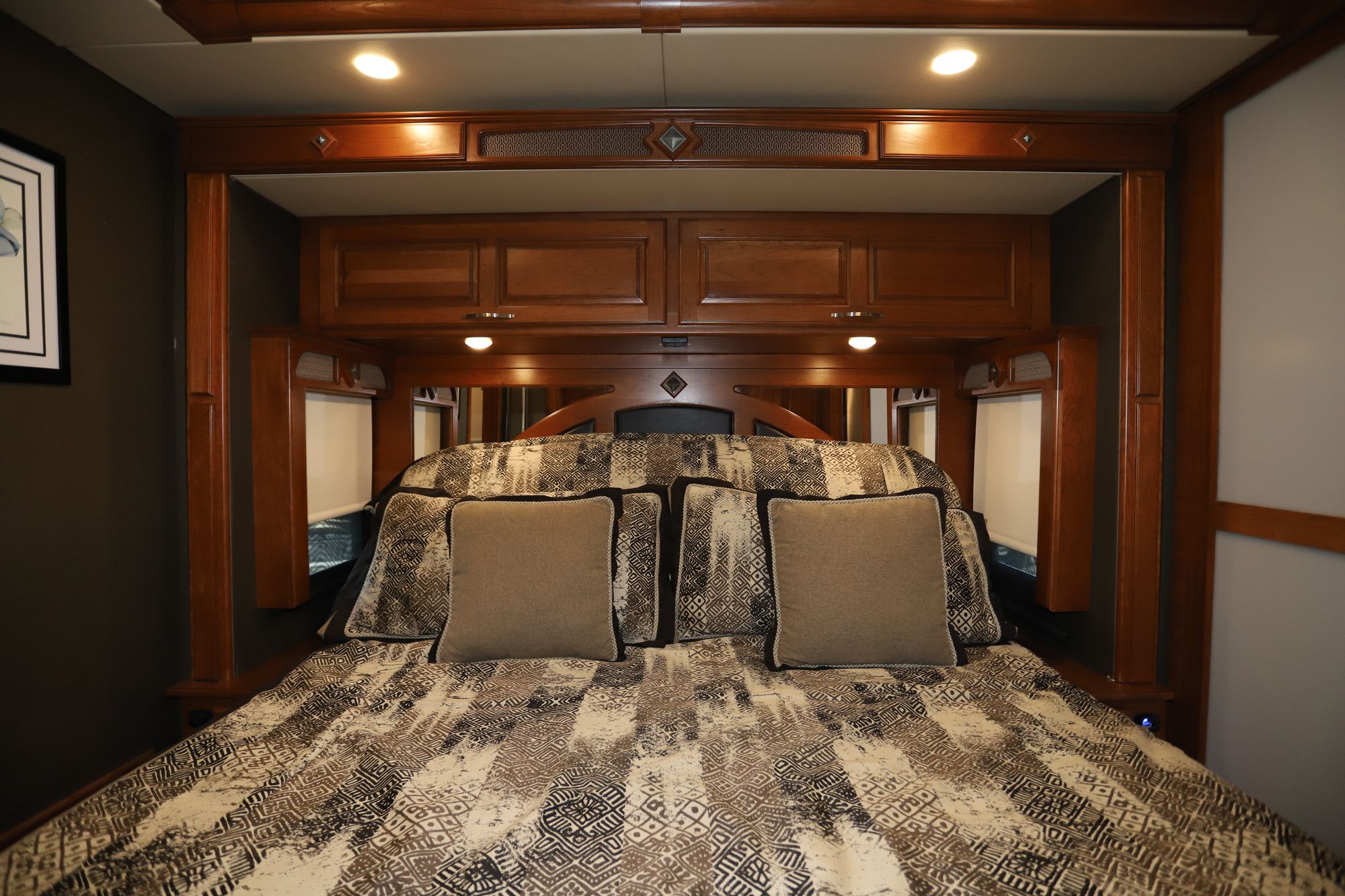 Used 2017 Winnebago Journey 40J Class A  For Sale