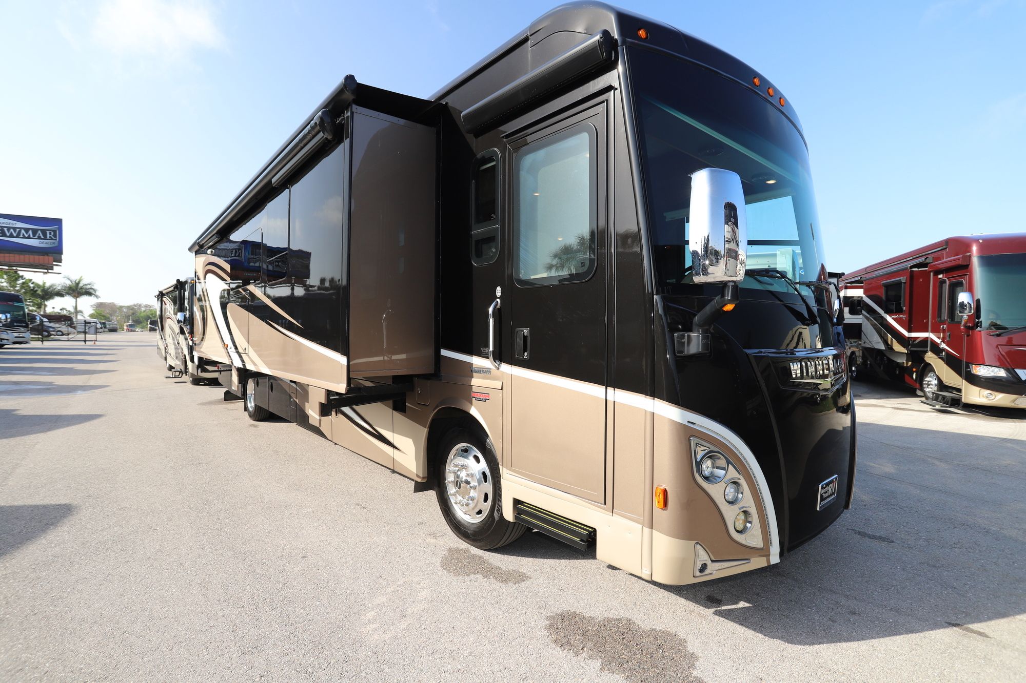 Used 2017 Winnebago Journey 40J Class A  For Sale