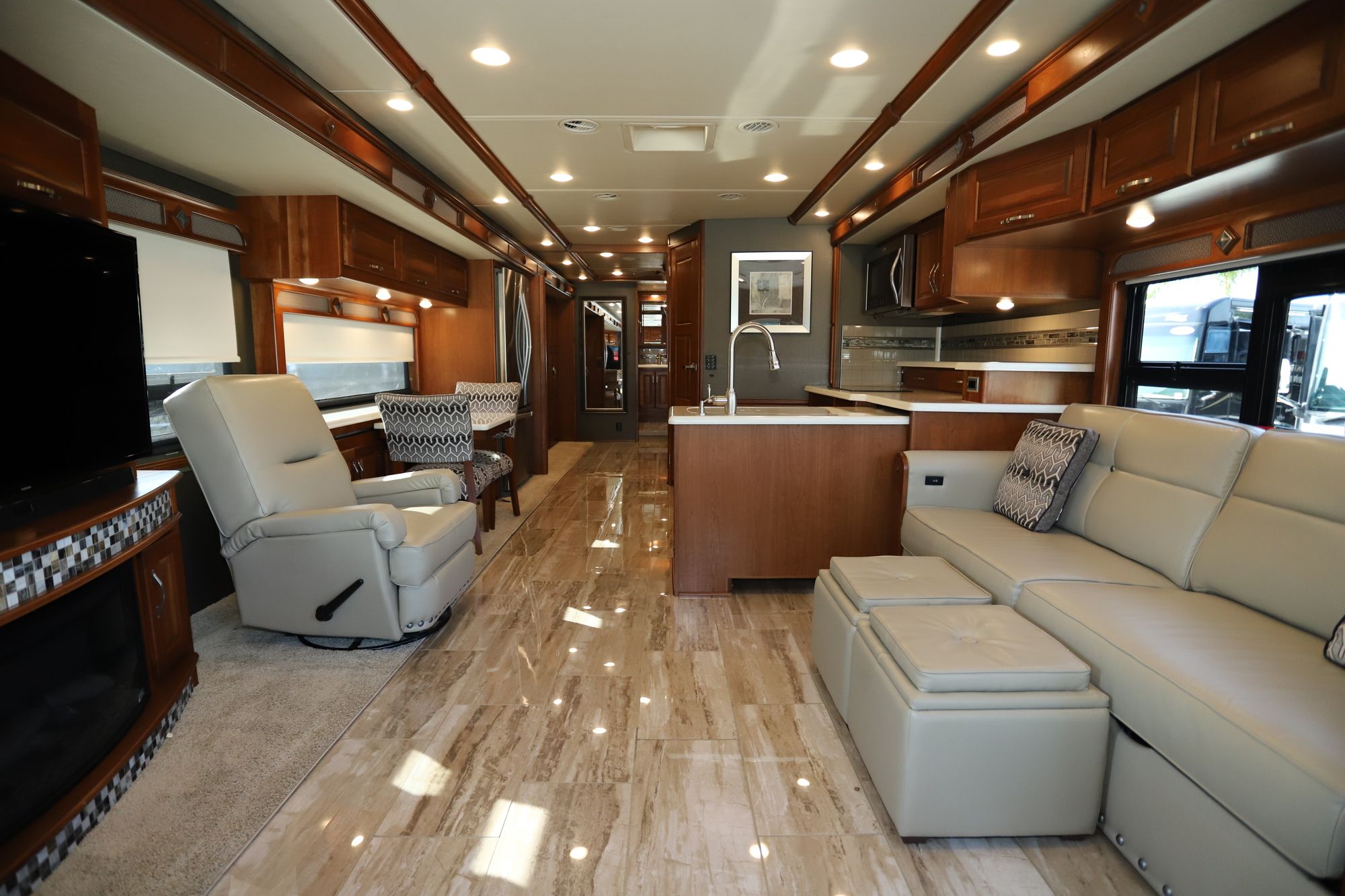 Used 2017 Winnebago Journey 40J Class A  For Sale