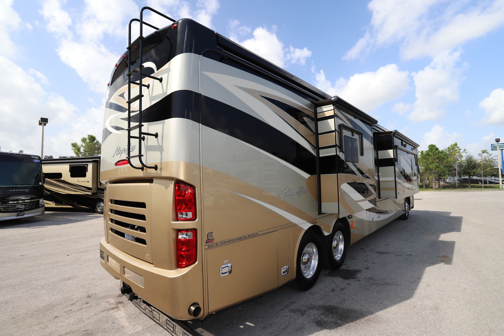 Used 2012 Tiffin Motor Homes Allegro Bus 43QGP Class A  For Sale