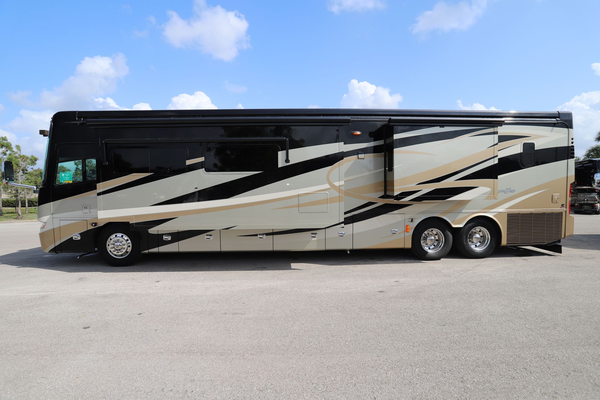 Used 2012 Tiffin Motor Homes Allegro Bus 43QGP Class A  For Sale