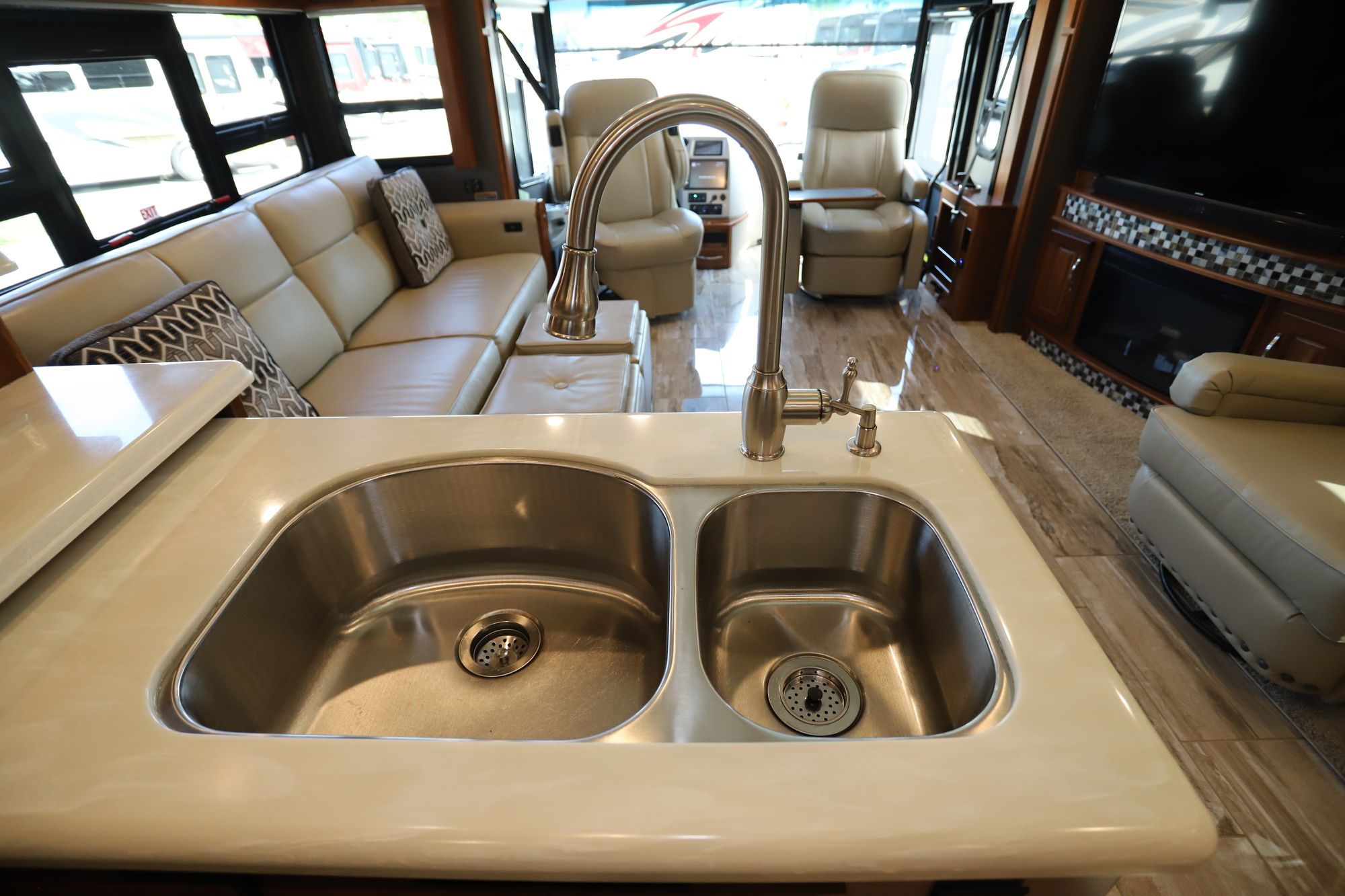 Used 2017 Winnebago Journey 40J Class A  For Sale