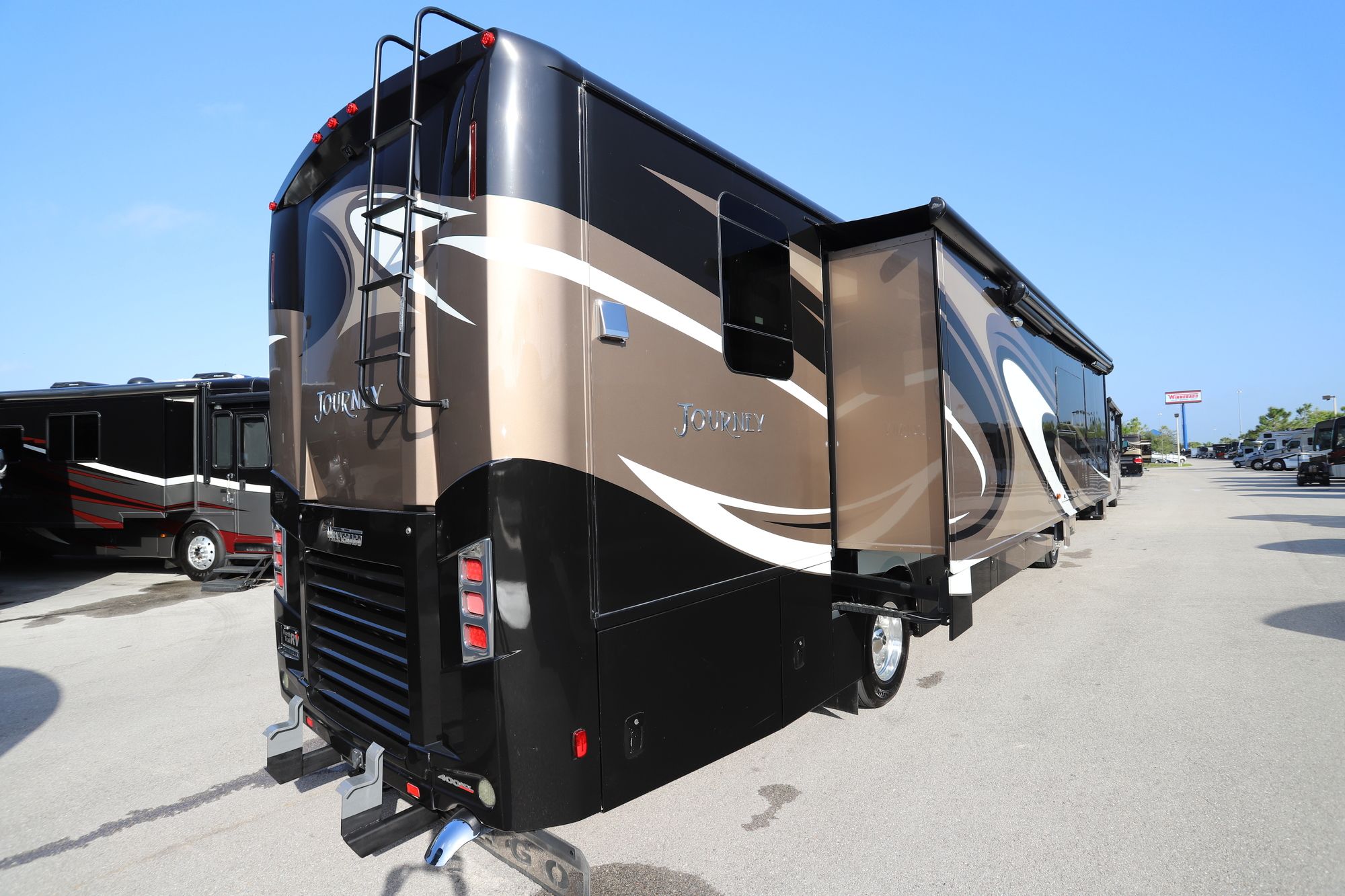 Used 2017 Winnebago Journey 40J Class A  For Sale