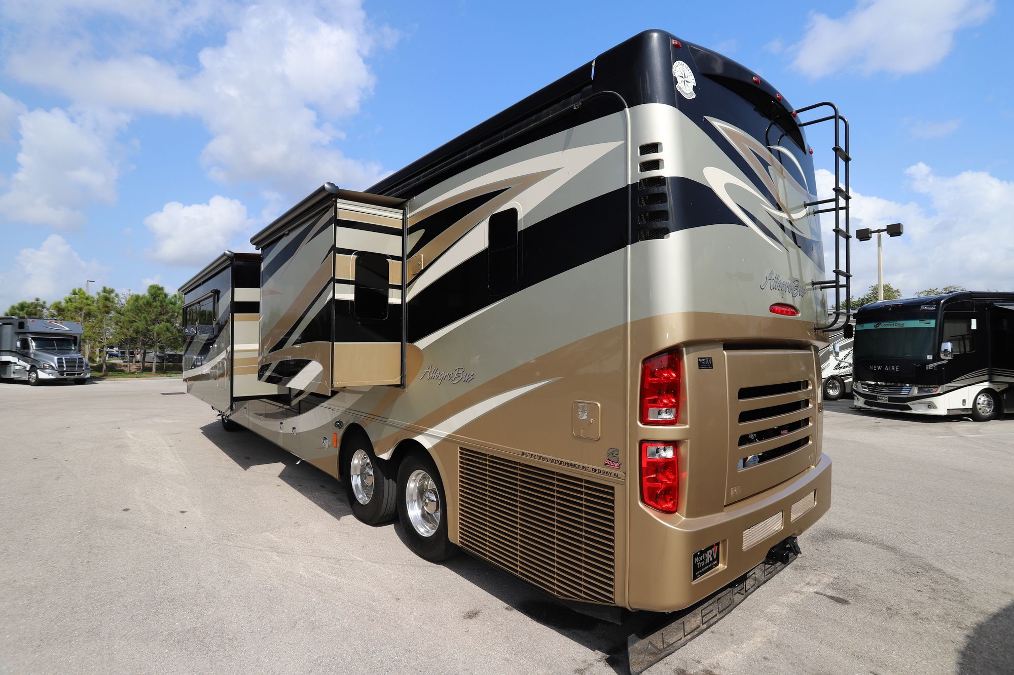 Used 2012 Tiffin Motor Homes Allegro Bus 43QGP Class A  For Sale