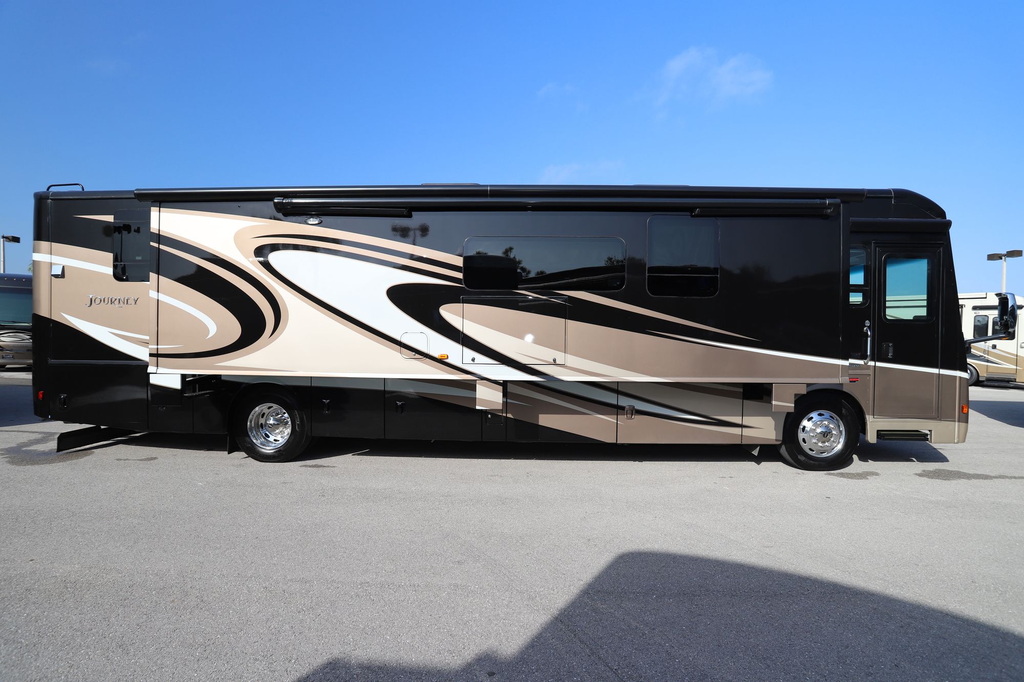 Used 2017 Winnebago Journey 40J Class A  For Sale