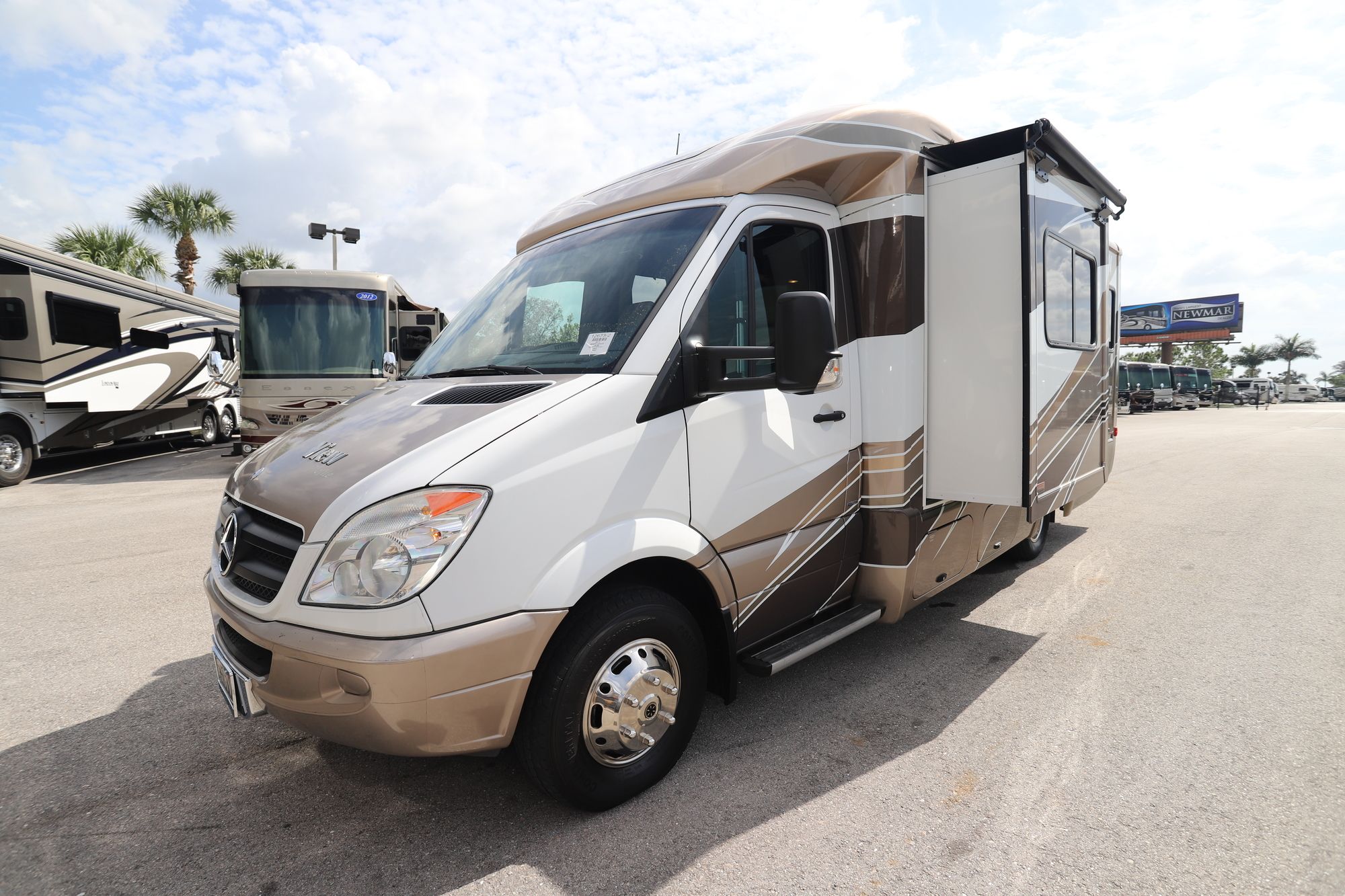 Used 2012 Winnebago View 24G Class C  For Sale