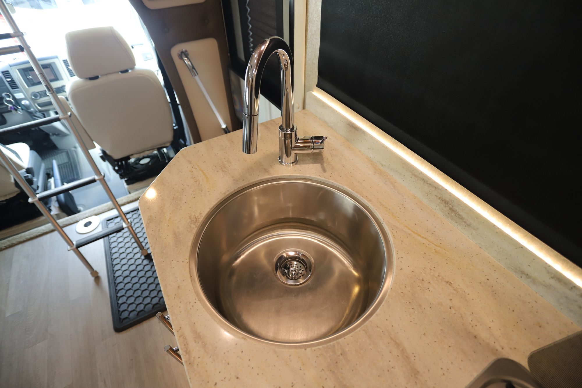 Used 2018 Tiffin Motor Homes Wayfarer 24QW Class C  For Sale