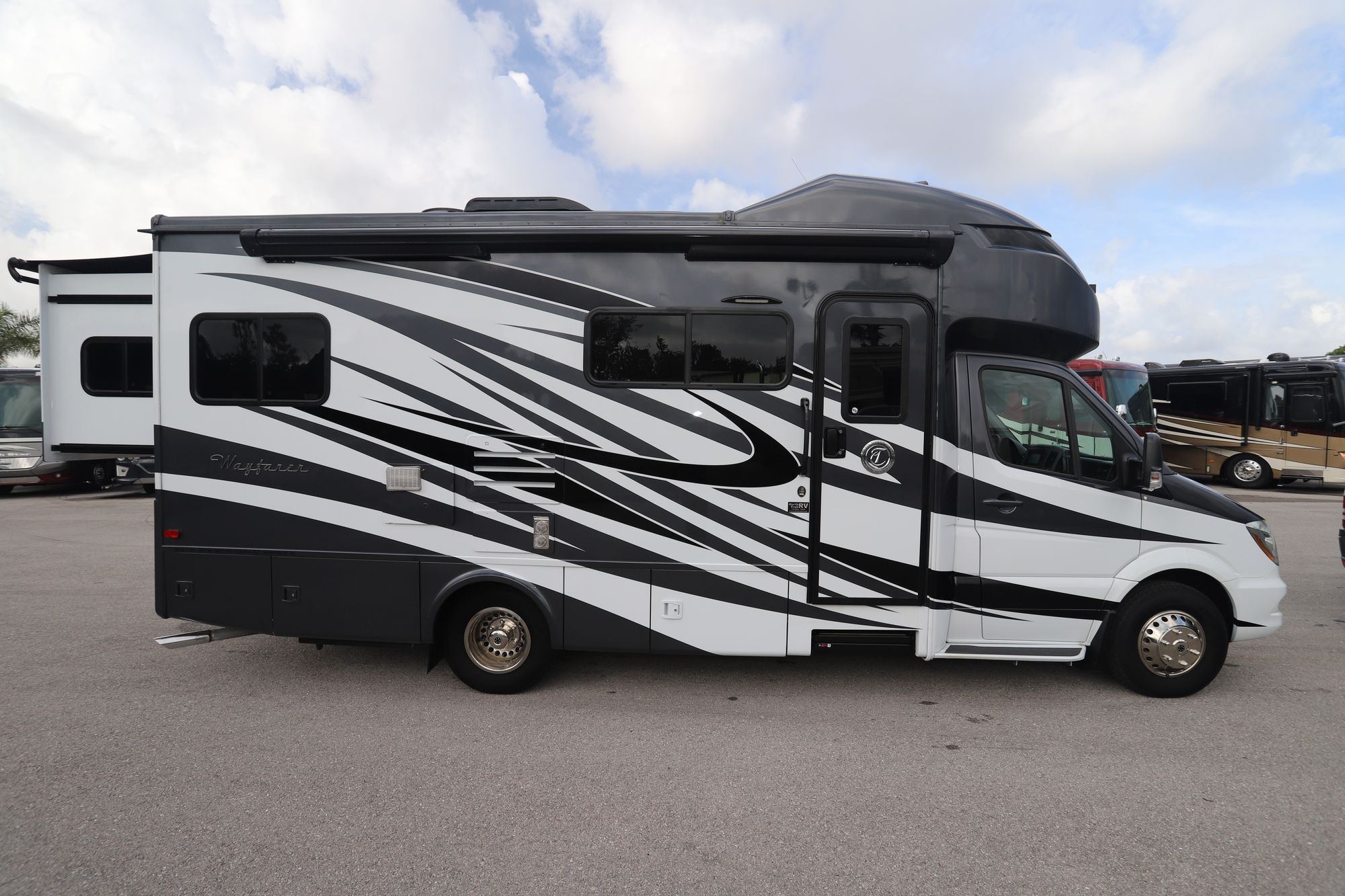 Used 2018 Tiffin Motor Homes Wayfarer 24QW Class C  For Sale