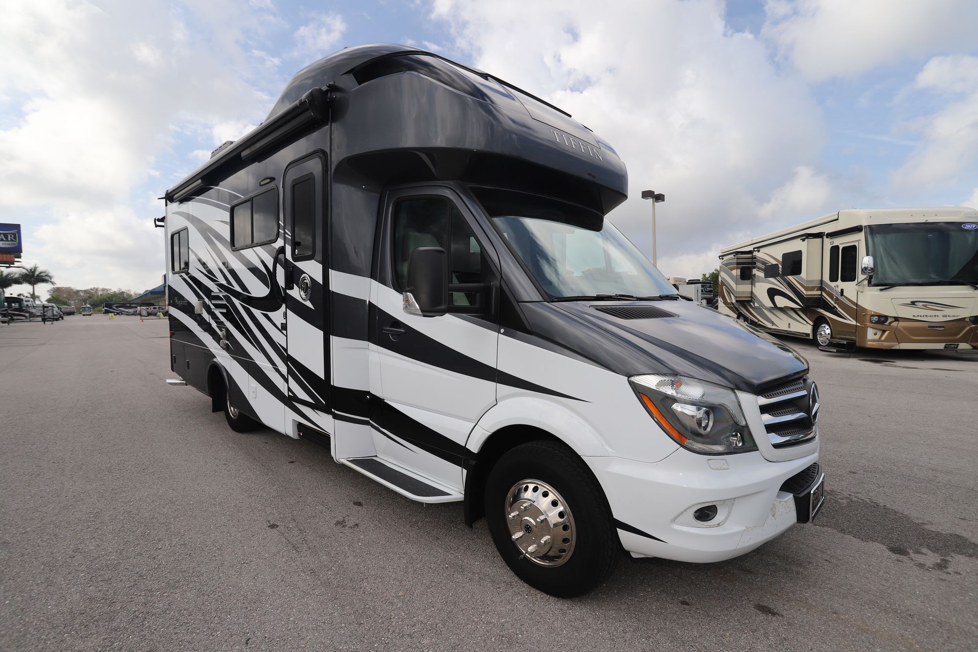 Used 2018 Tiffin Motor Homes Wayfarer 24QW Class C  For Sale