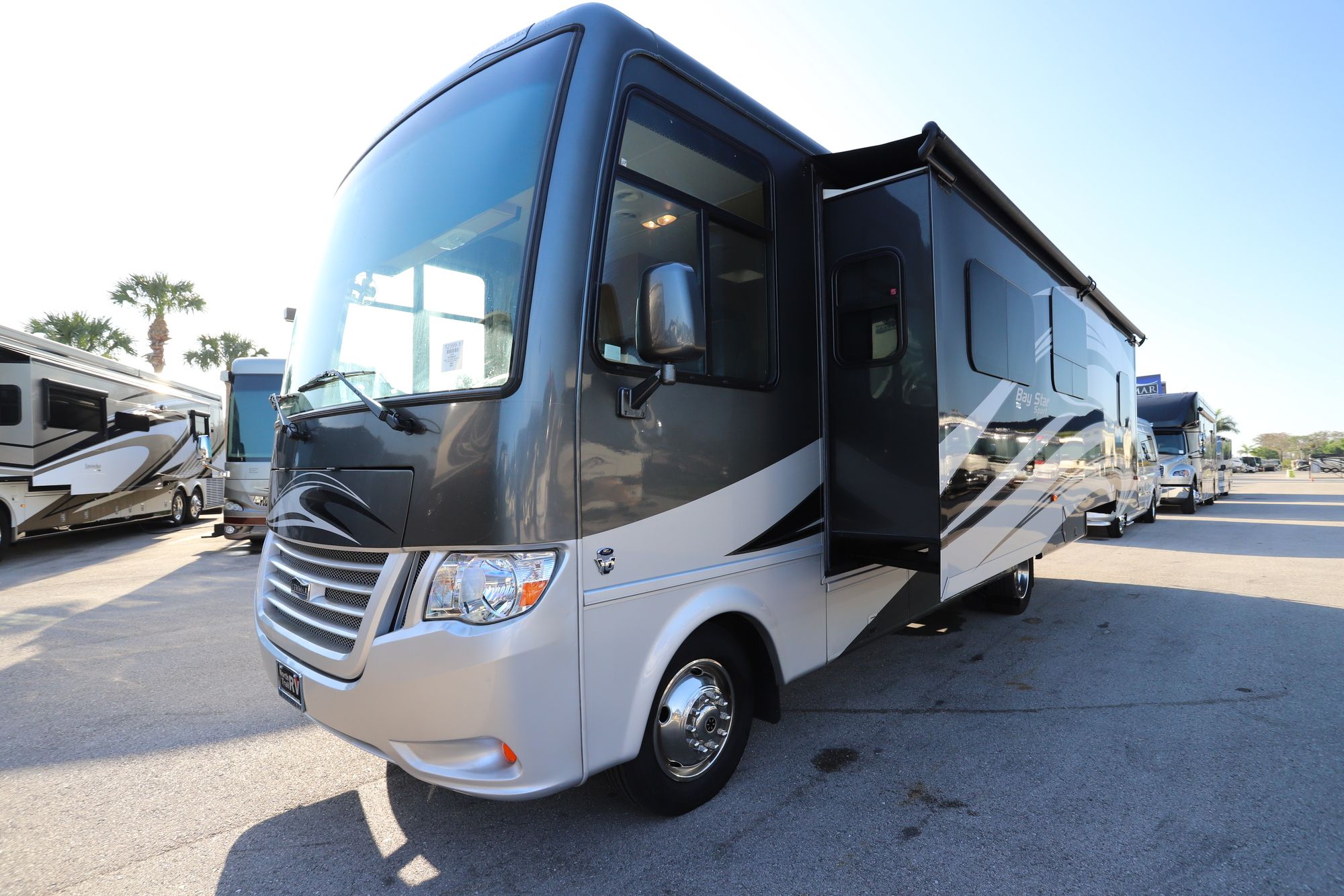 Used 2016 Newmar Bay Star Sport 2903 Class A  For Sale