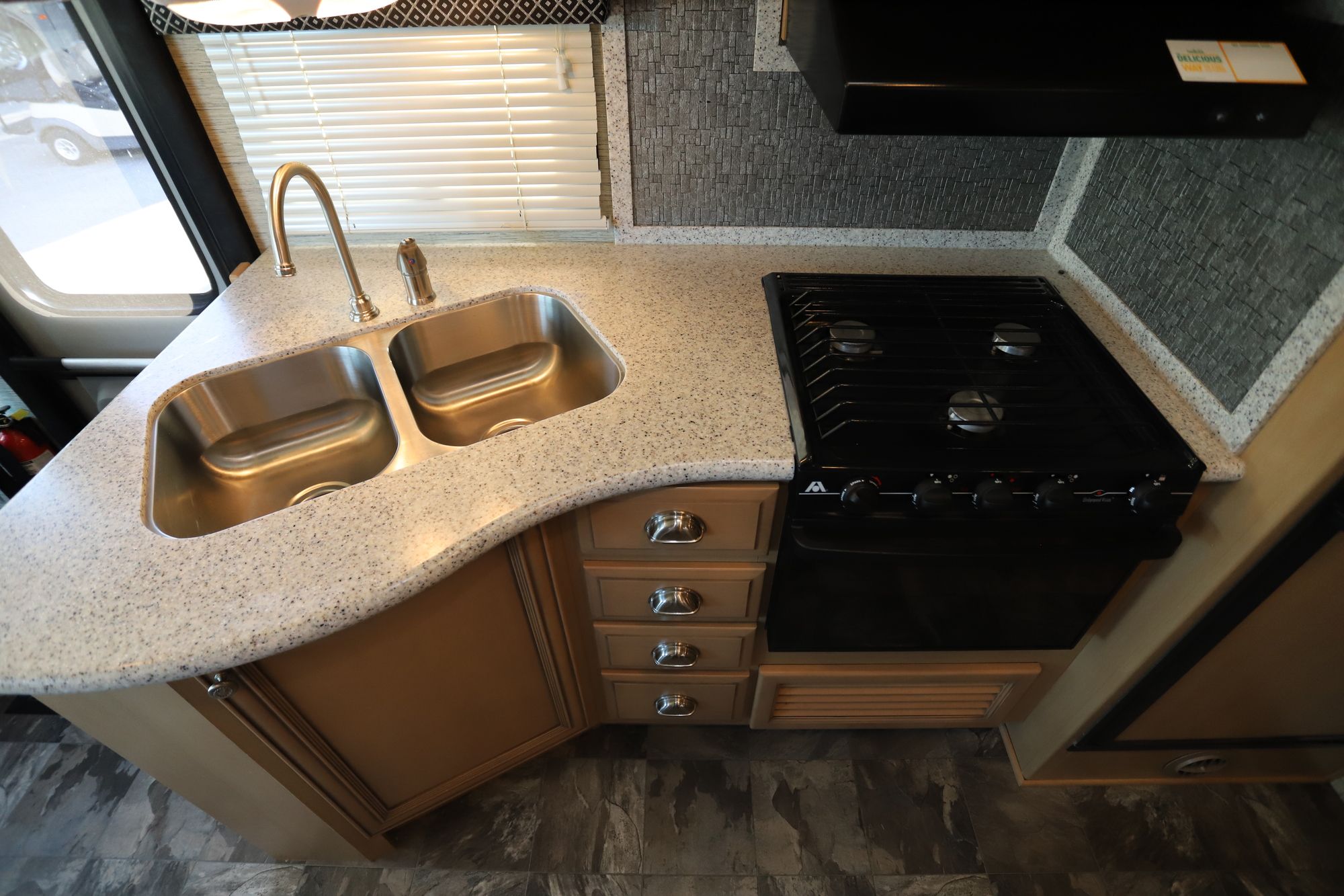 Used 2016 Newmar Bay Star Sport 2903 Class A  For Sale