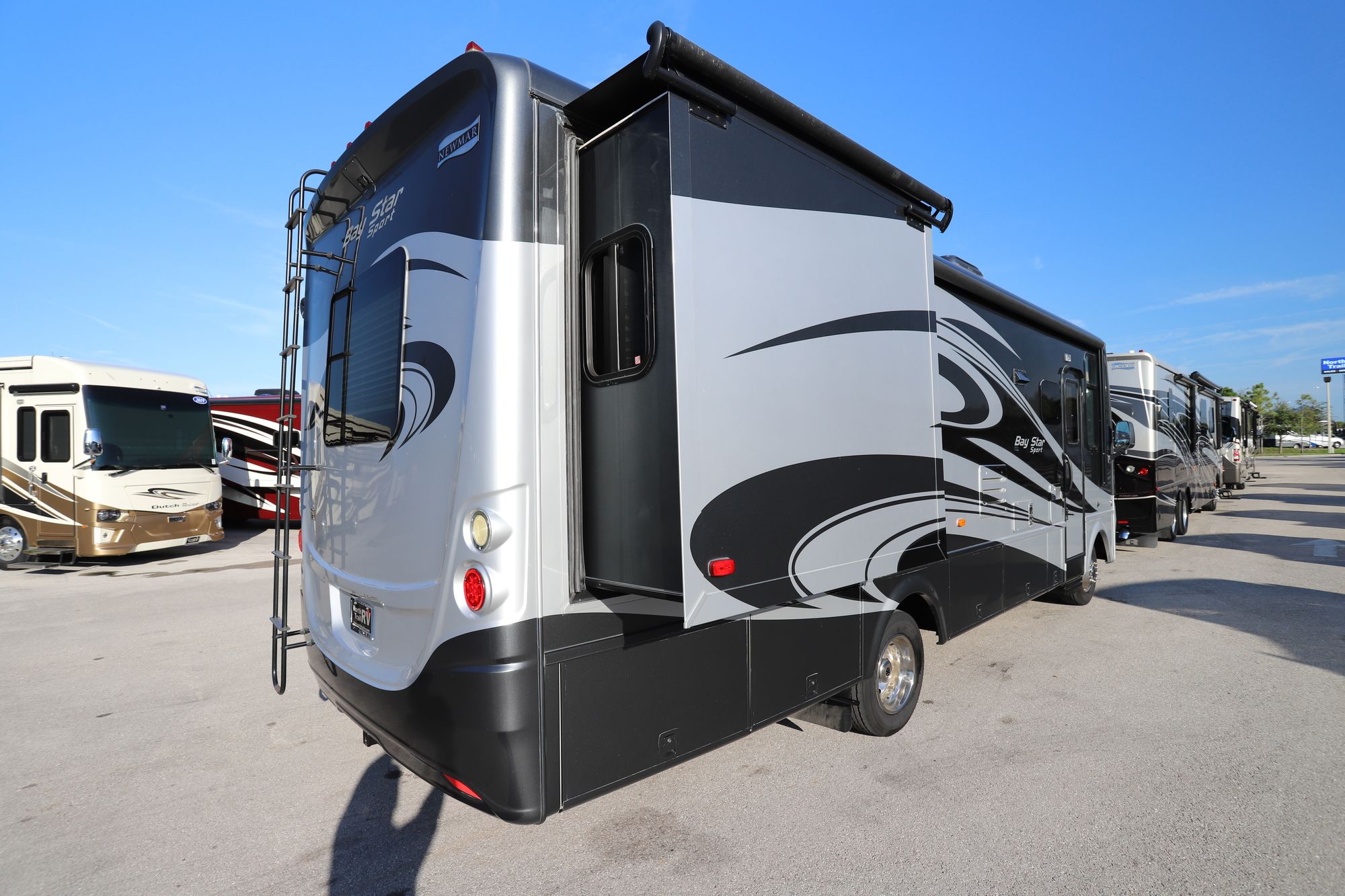 Used 2016 Newmar Bay Star Sport 2903 Class A  For Sale