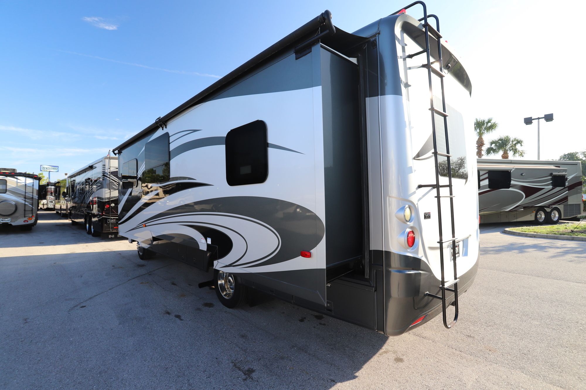 Used 2016 Newmar Bay Star Sport 2903 Class A  For Sale