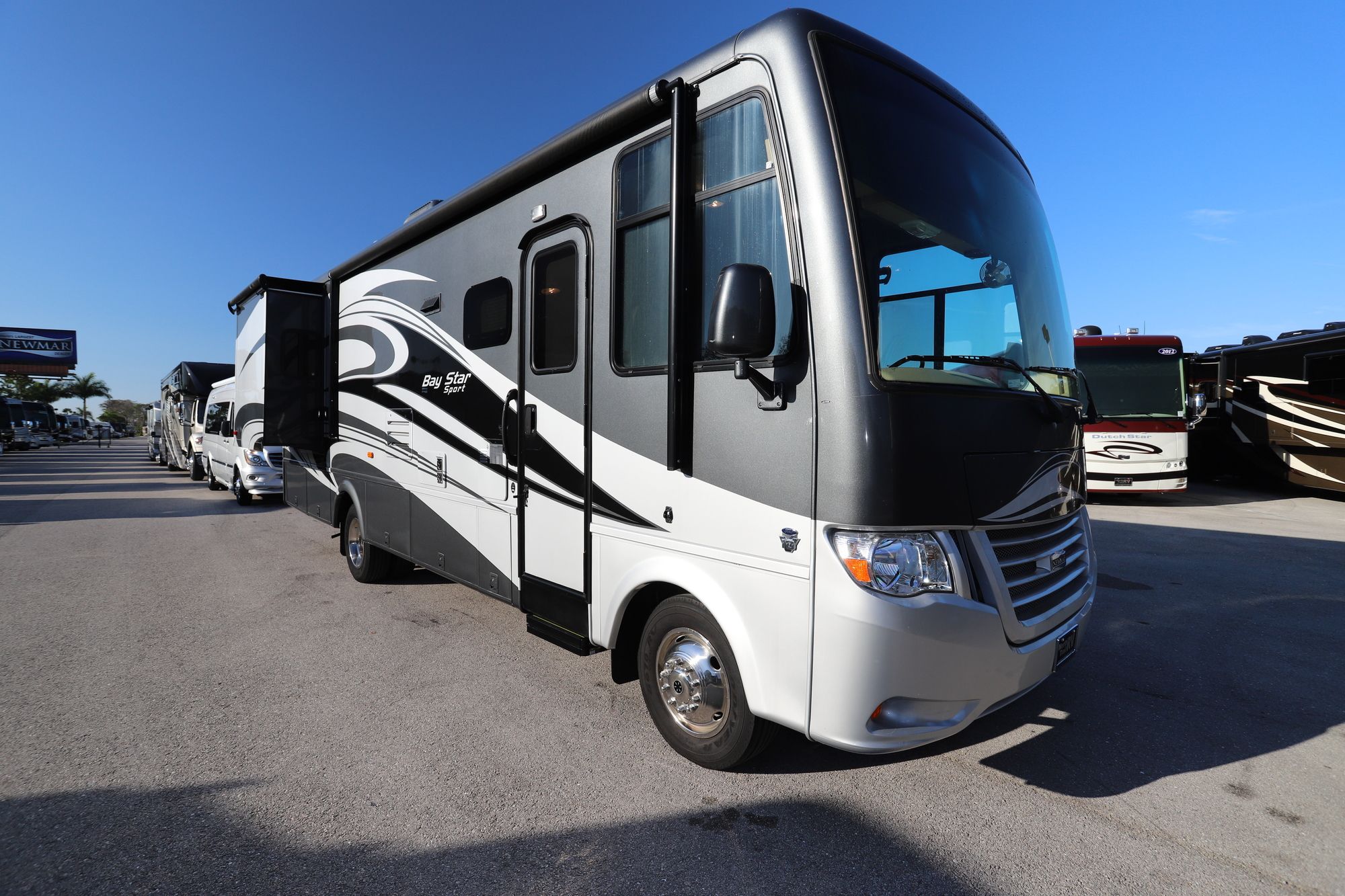 Used 2016 Newmar Bay Star Sport 2903 Class A  For Sale