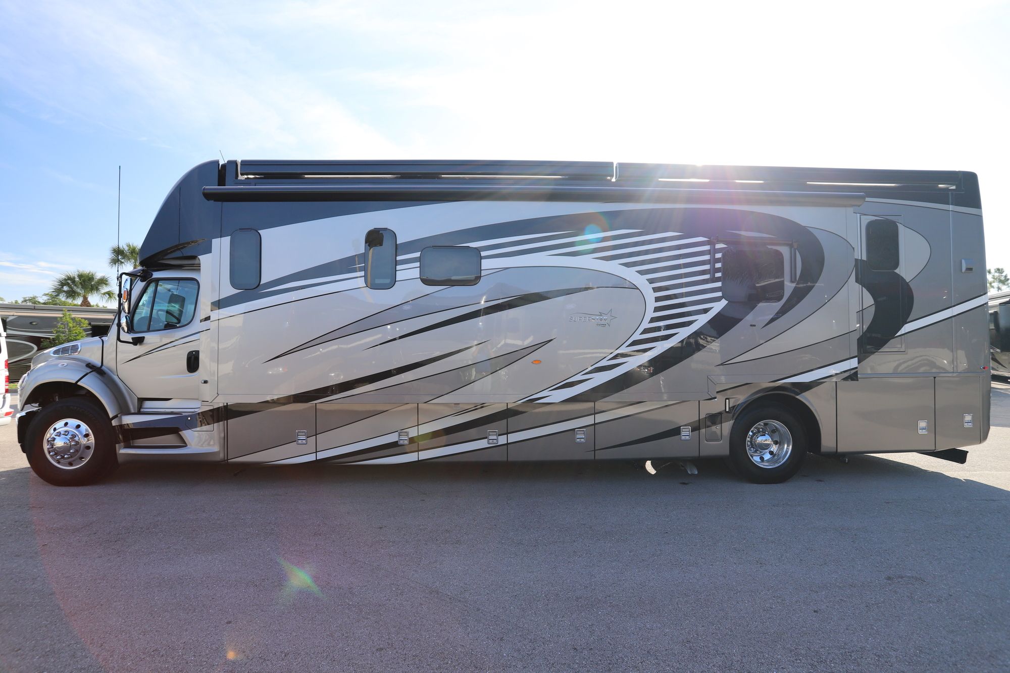 New 2020 Newmar Super Star 4051 Super C  For Sale