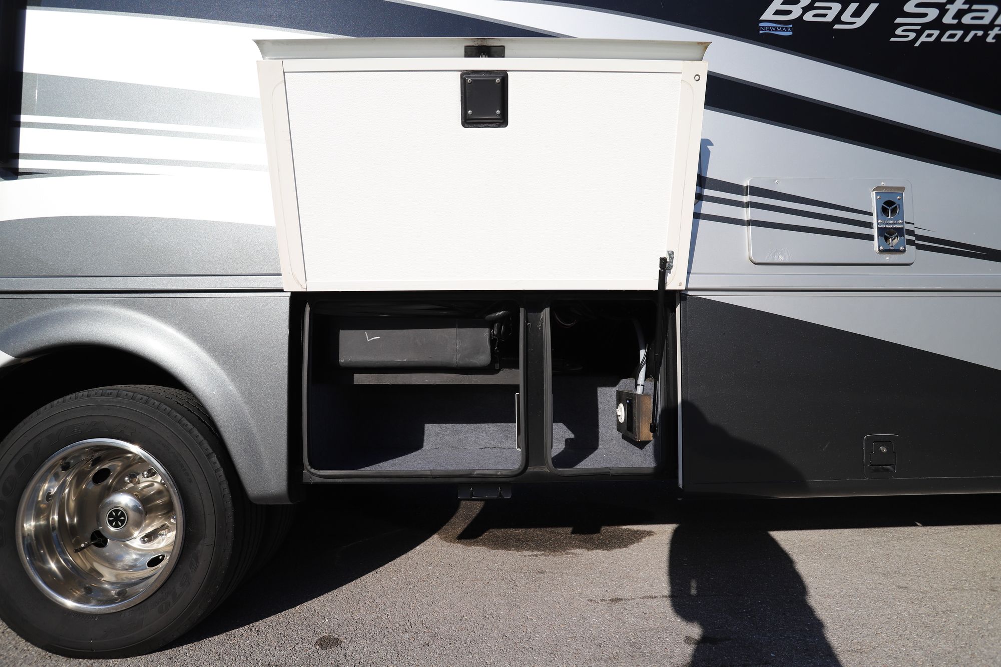 Used 2016 Newmar Bay Star Sport 2903 Class A  For Sale