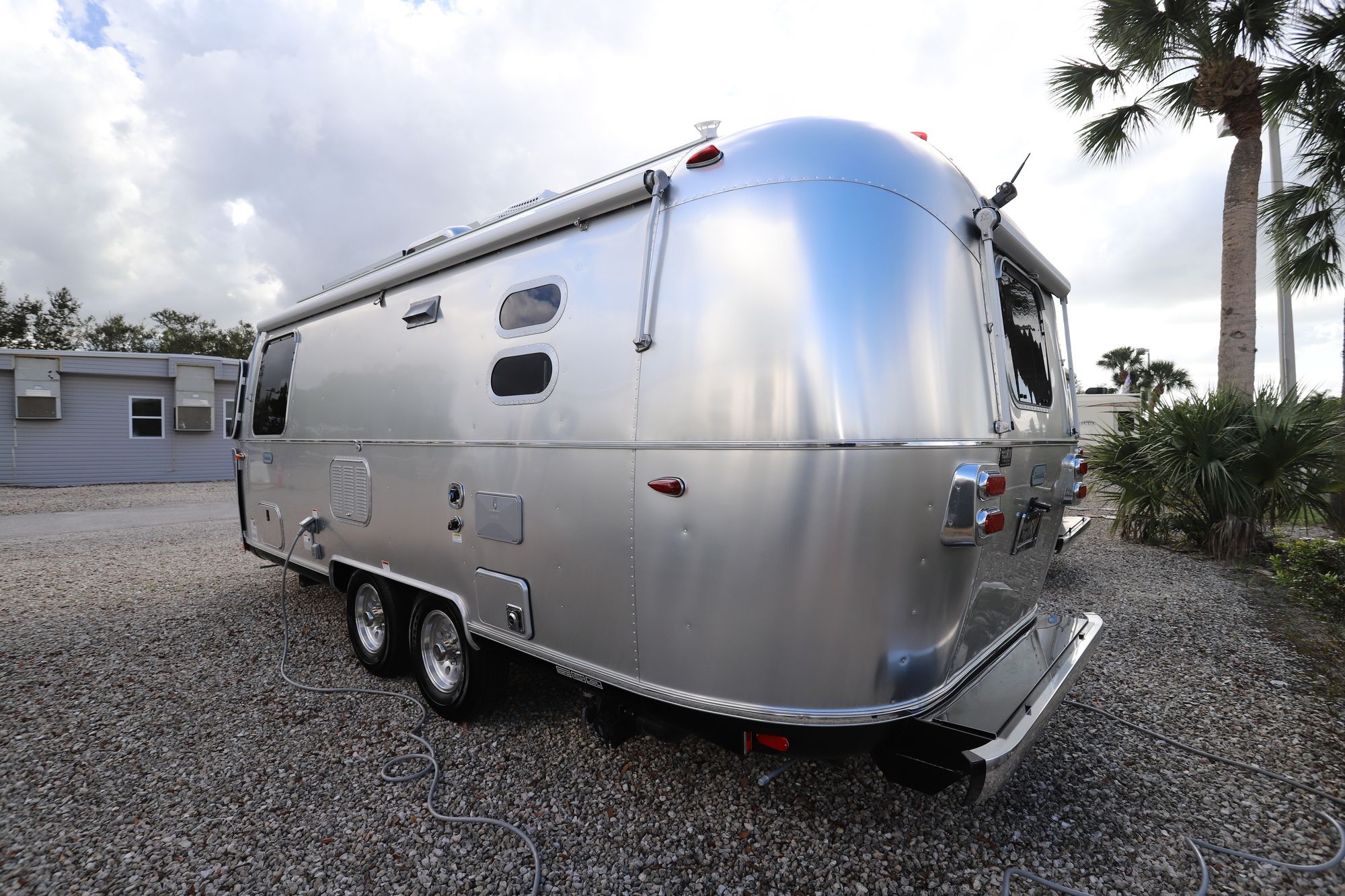 New 2020 Airstream Globetrotter 23FB Travel Trailer  For Sale