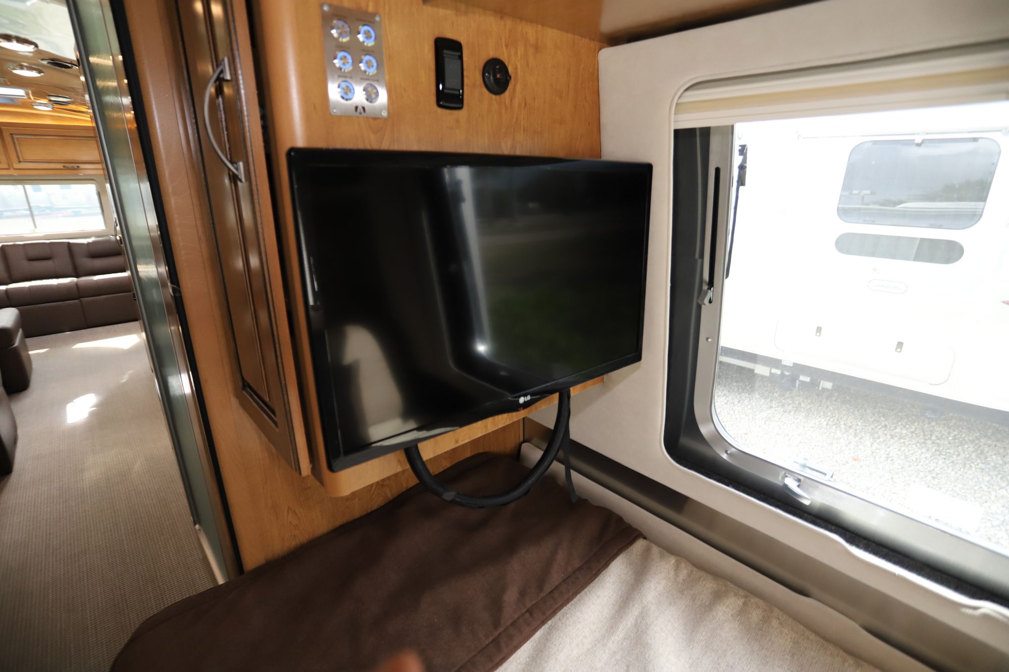 New 2020 Airstream Classic 30RB Travel Trailer  For Sale