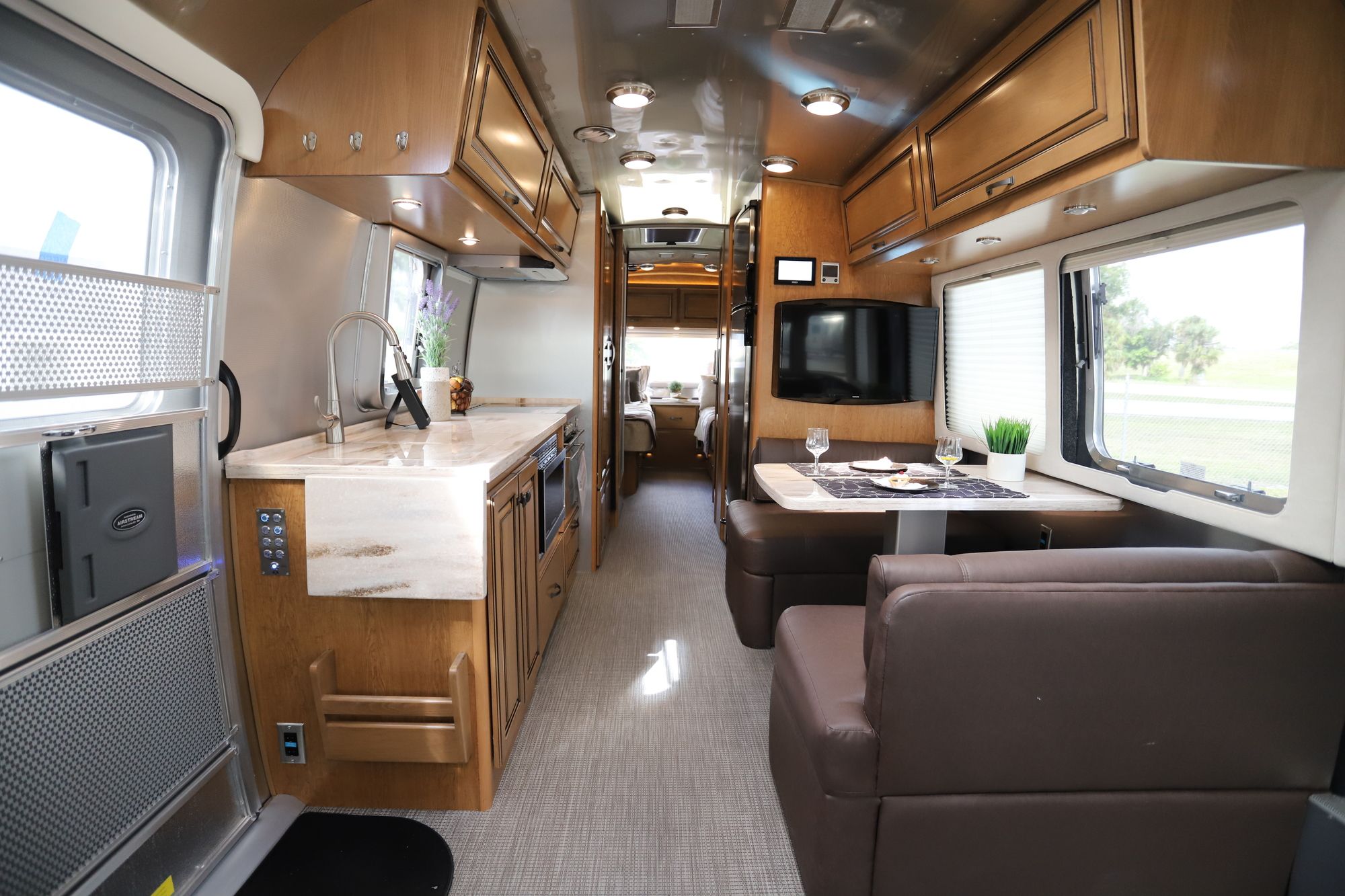 New 2020 Airstream Classic 30RB Travel Trailer  For Sale