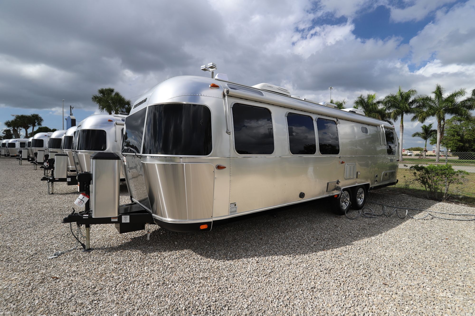 New 2020 Airstream Classic 30RB Travel Trailer  For Sale