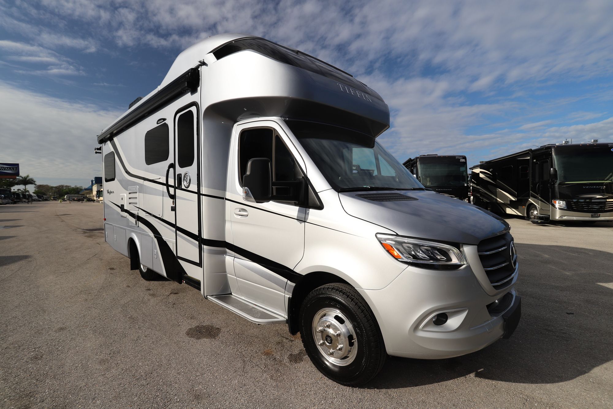 New 2020 Tiffin Motor Homes Wayfarer 25QW Class C  For Sale