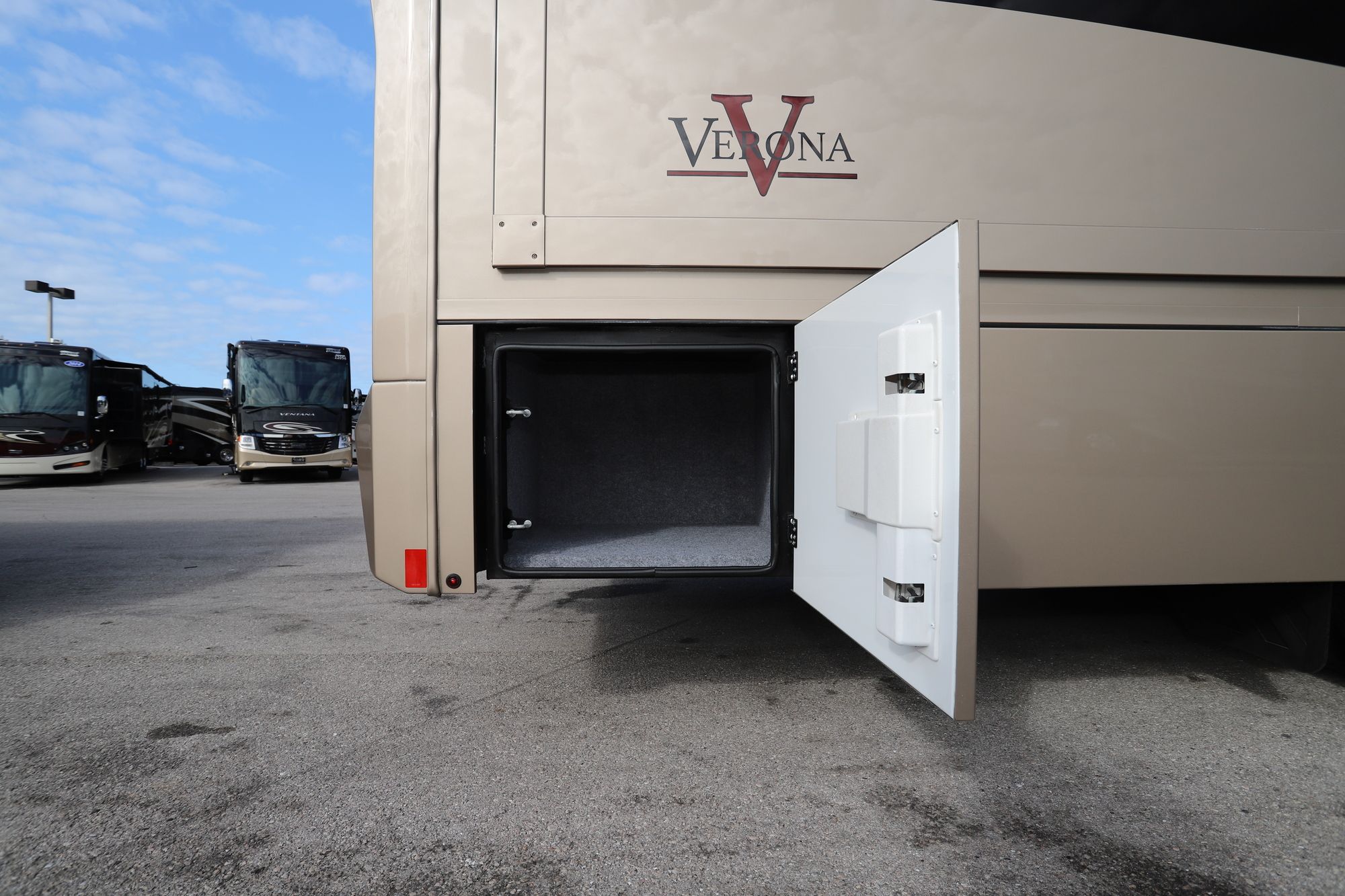 New 2020 Renegade Rv Verona 40VBH Super C  For Sale