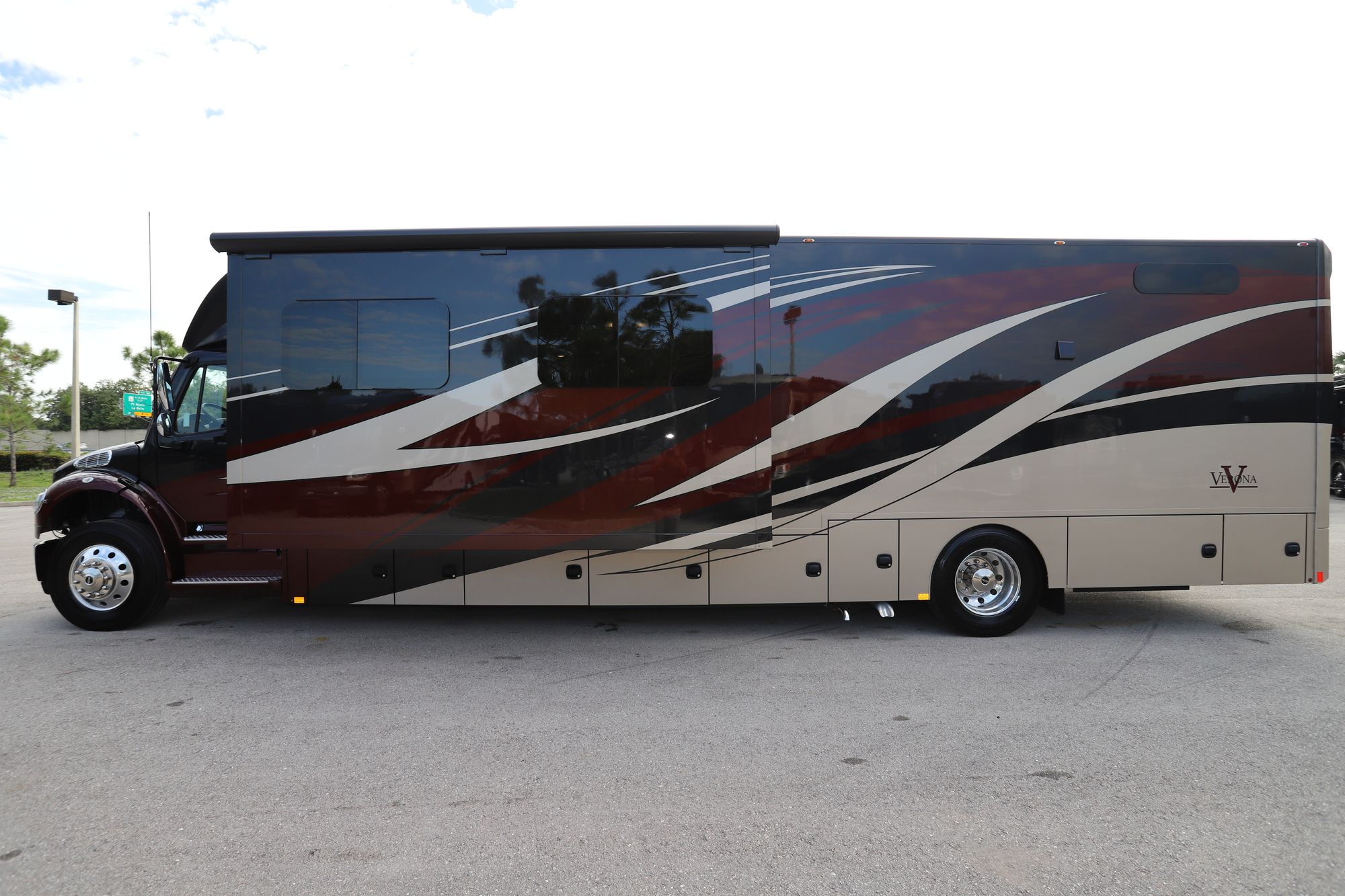 New 2020 Renegade Rv Verona 40VBH Super C  For Sale