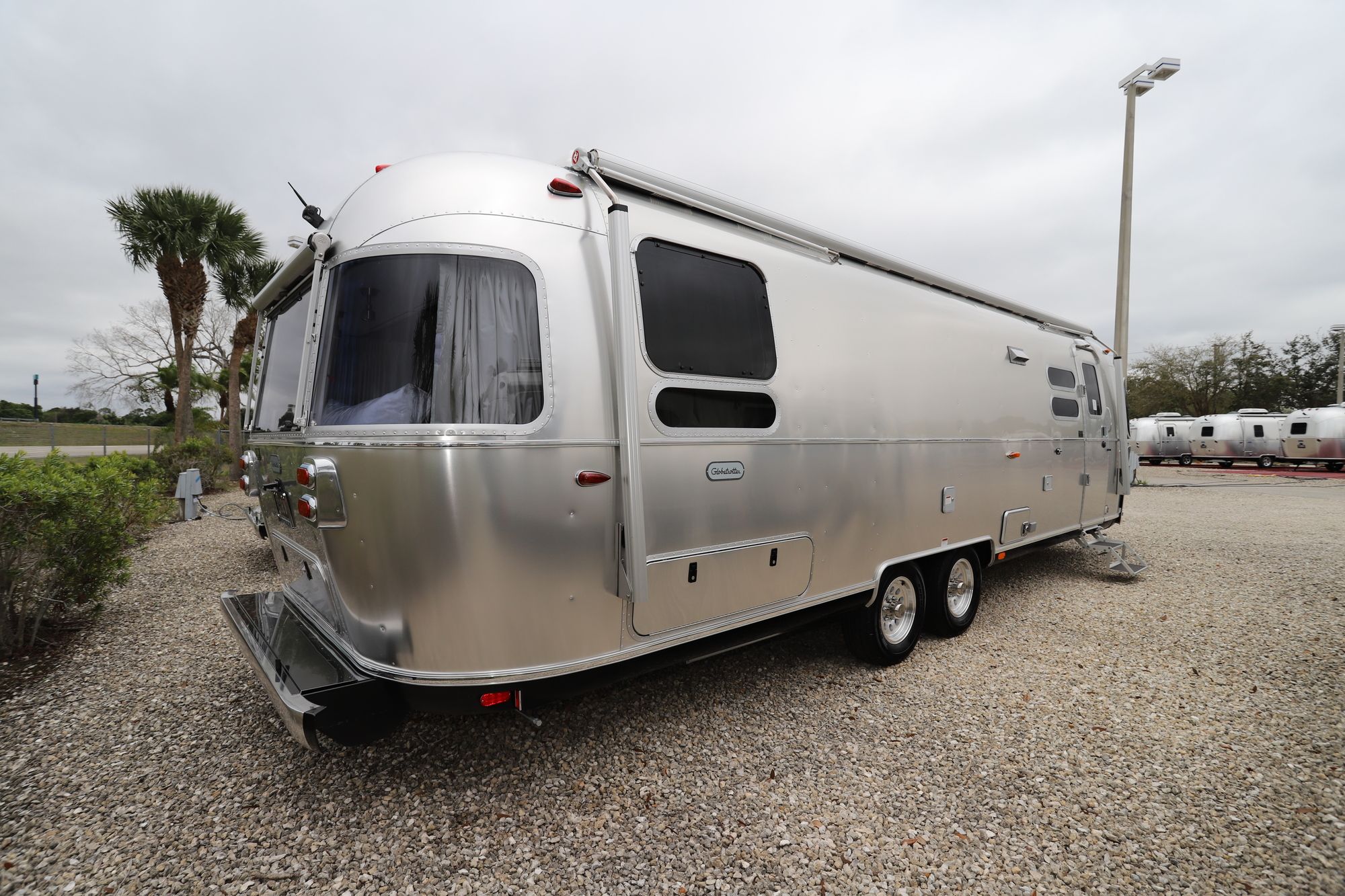 New 2020 Airstream Globetrotter 30RB Travel Trailer  For Sale