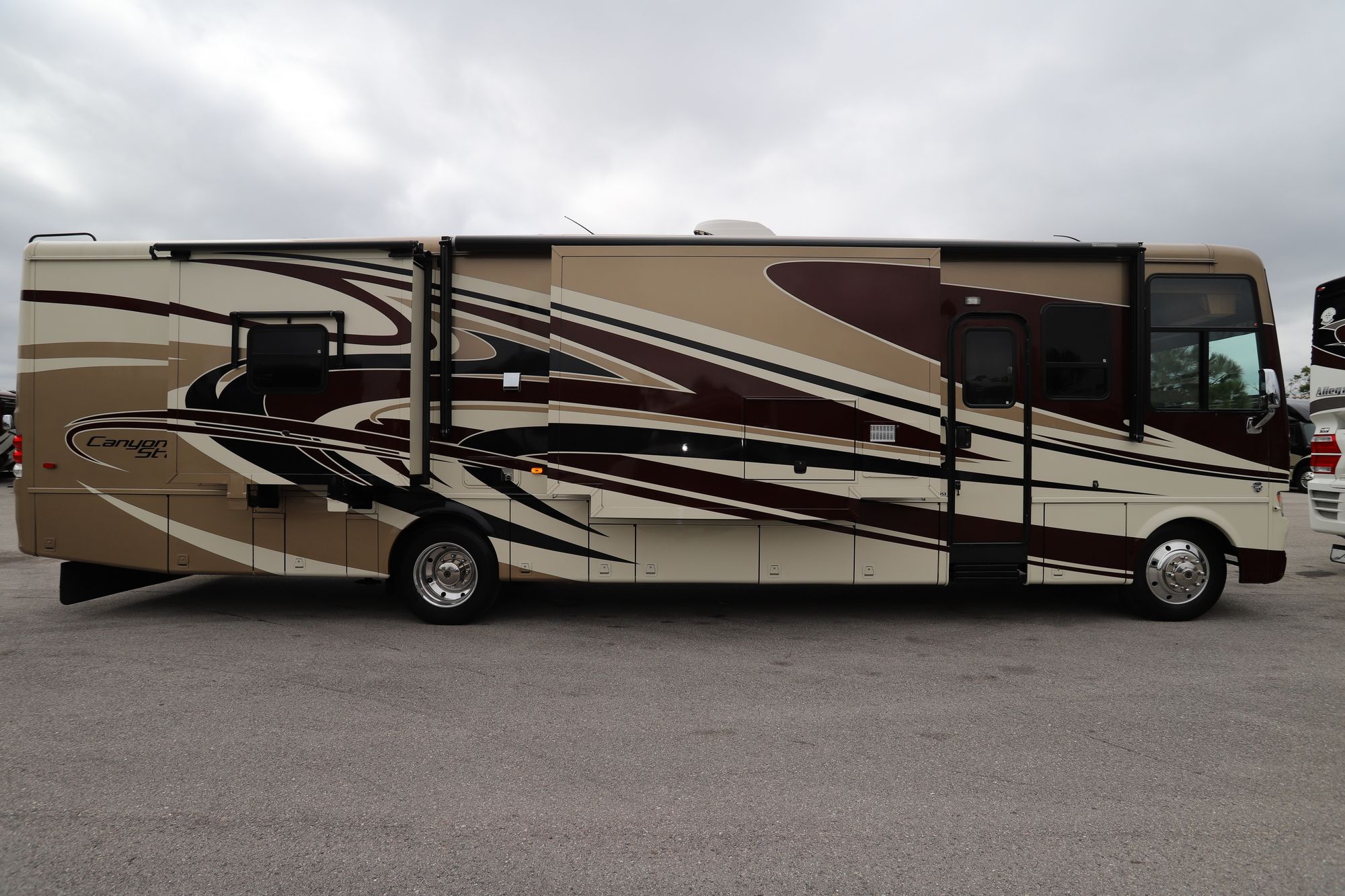 Used 2014 Newmar Canyon Star 3953 Class A  For Sale