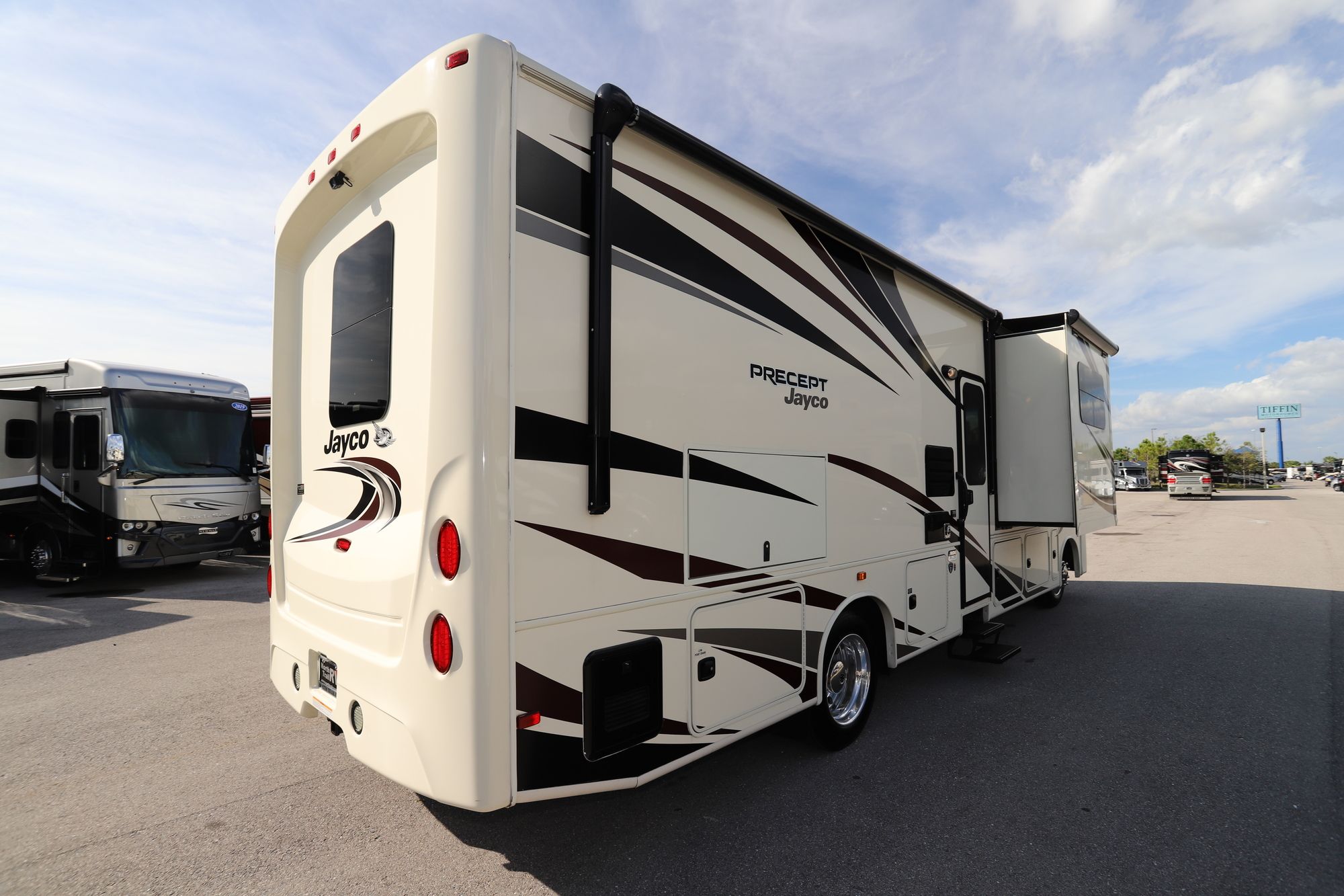 Used 2018 Jayco Precept 31UL Class A  For Sale