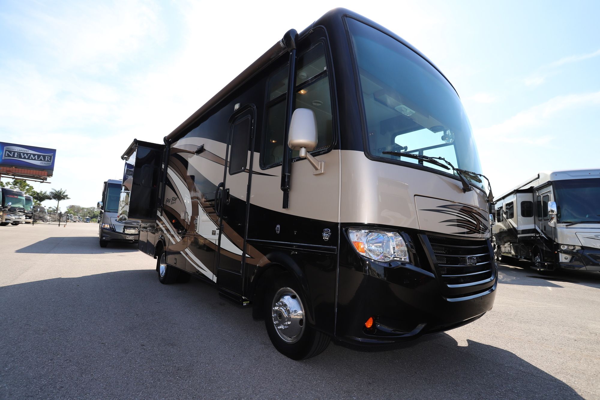 Used 2017 Newmar Bay Star Sport 2702 Class A  For Sale