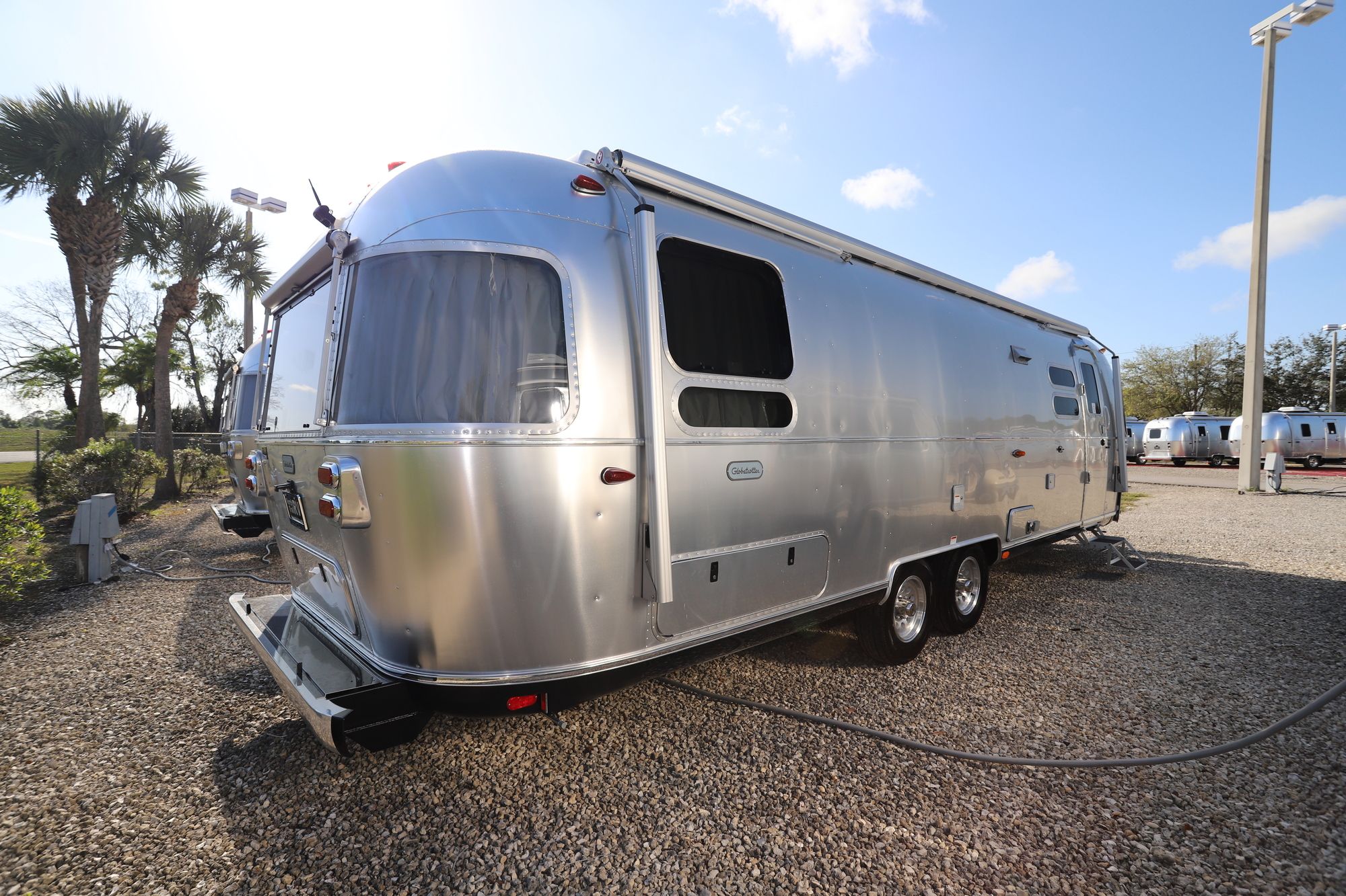 New 2020 Airstream Globetrotter 30RB Travel Trailer  For Sale