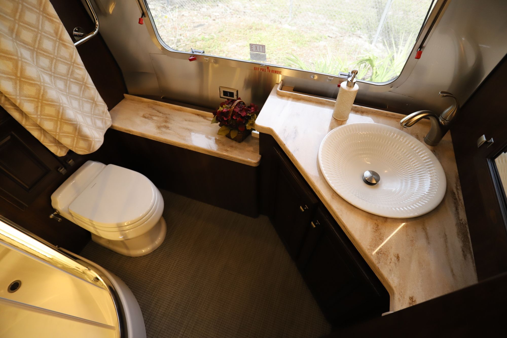 Used 2018 Airstream Classic 33FB Travel Trailer  For Sale
