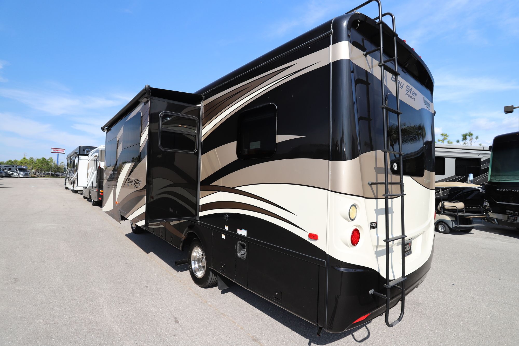 Used 2017 Newmar Bay Star Sport 2702 Class A  For Sale