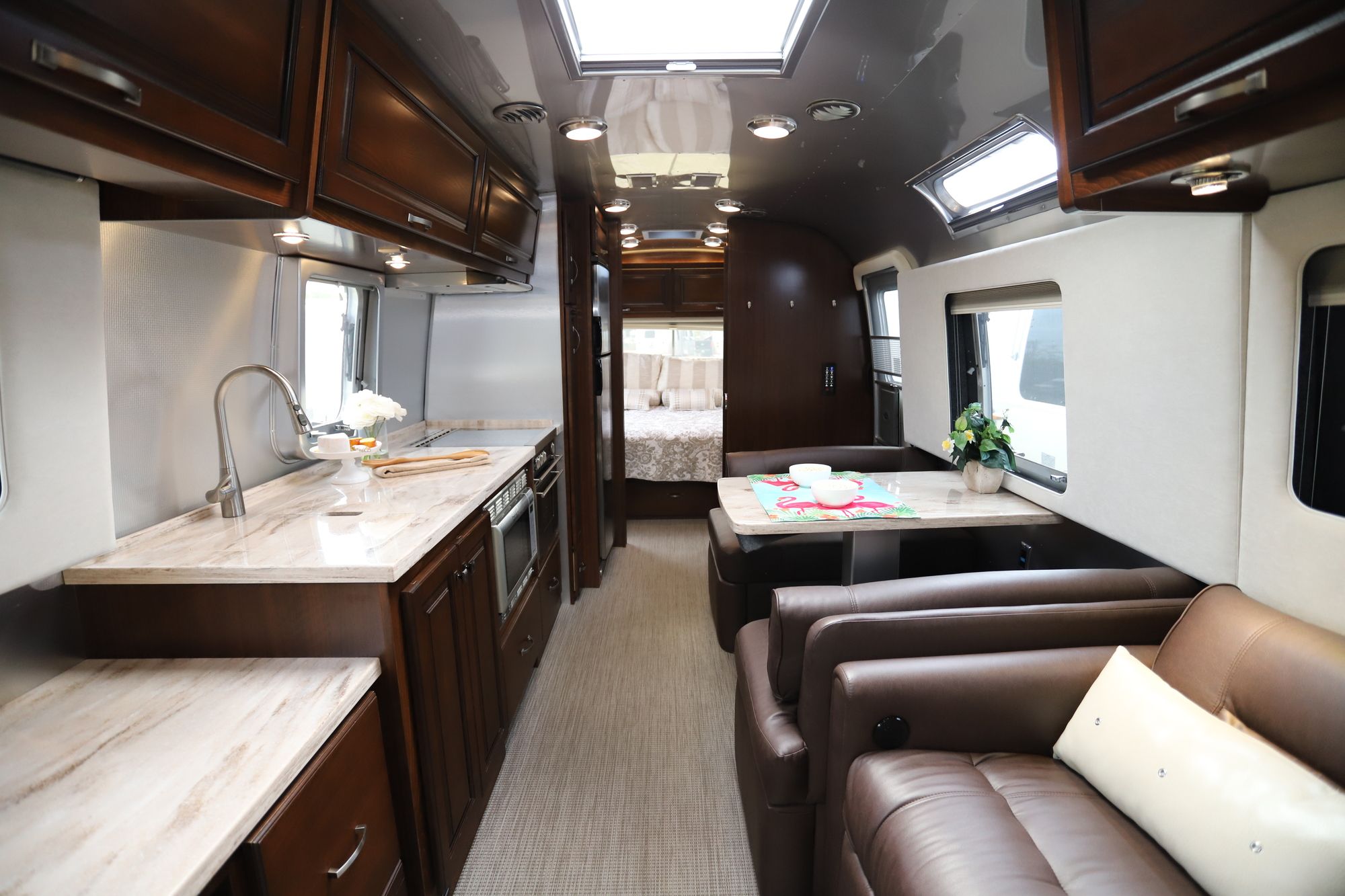 Used 2018 Airstream Classic 33FB Travel Trailer  For Sale