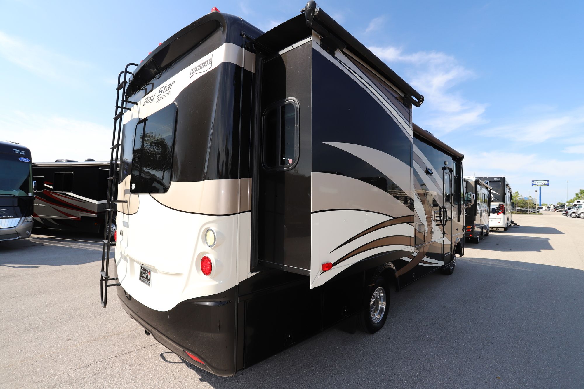 Used 2017 Newmar Bay Star Sport 2702 Class A  For Sale