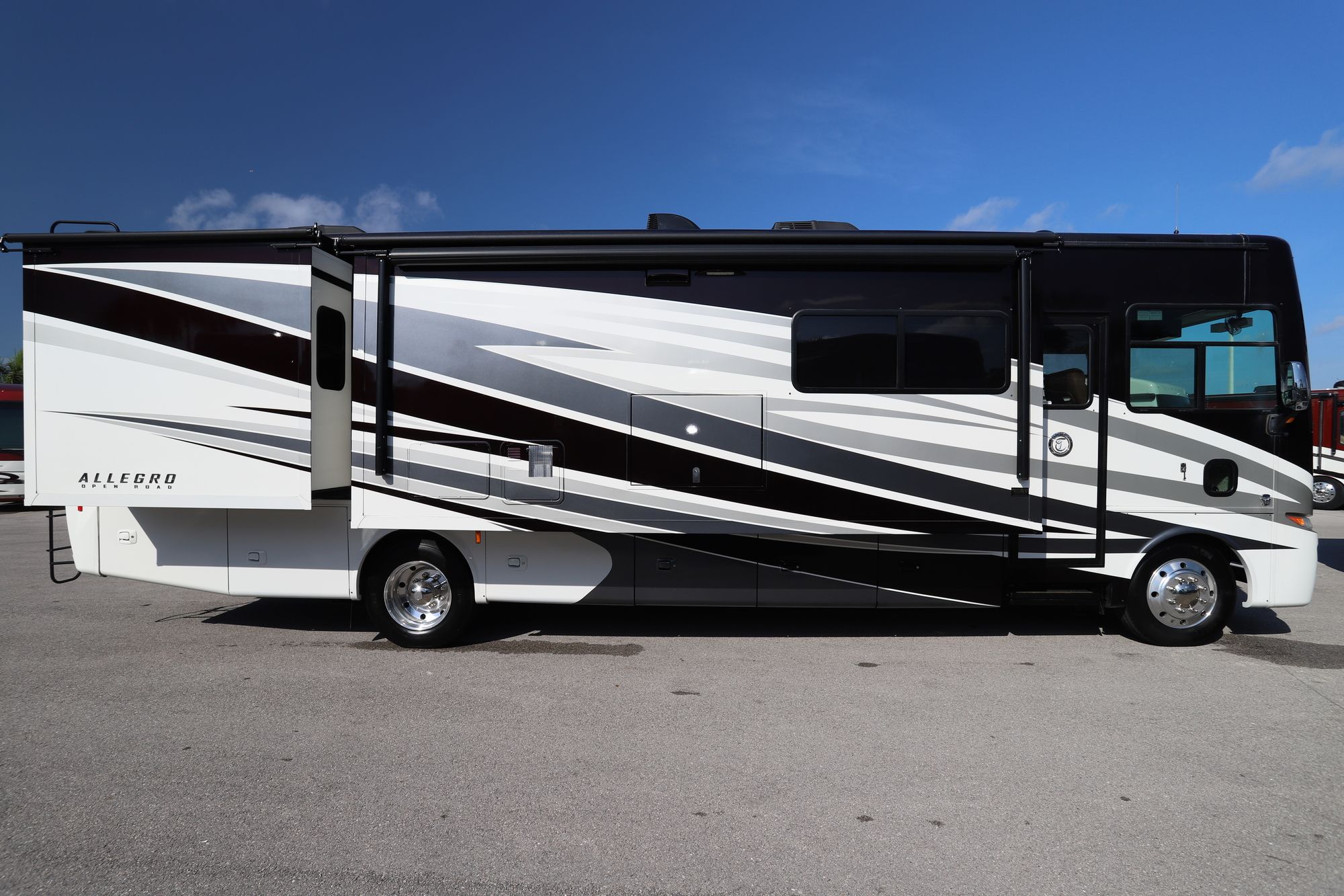 Used 2017 Tiffin Motor Homes Allegro 34PA Class A  For Sale