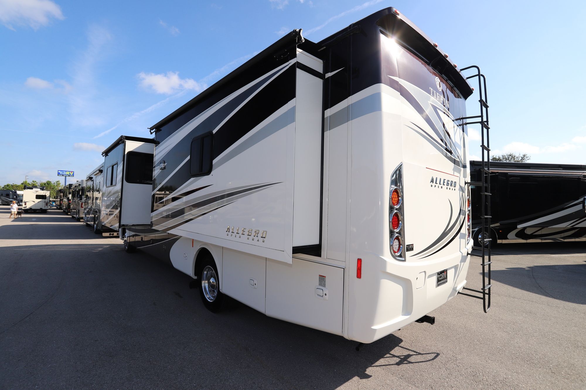 Used 2017 Tiffin Motor Homes Allegro 34PA Class A  For Sale