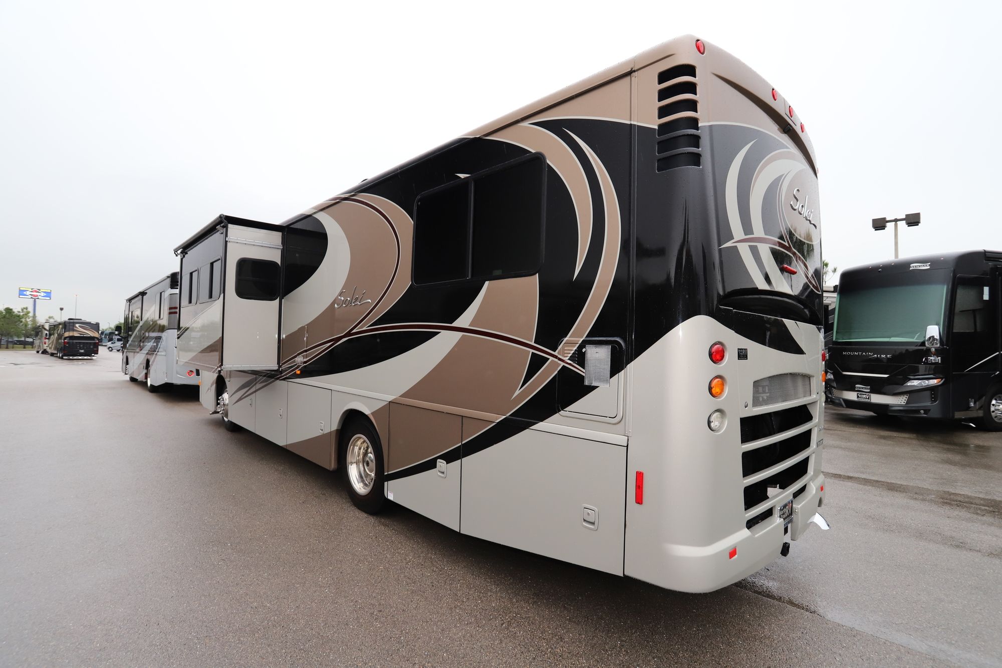 Used 2015 Itasca Solei 34T Class A  For Sale