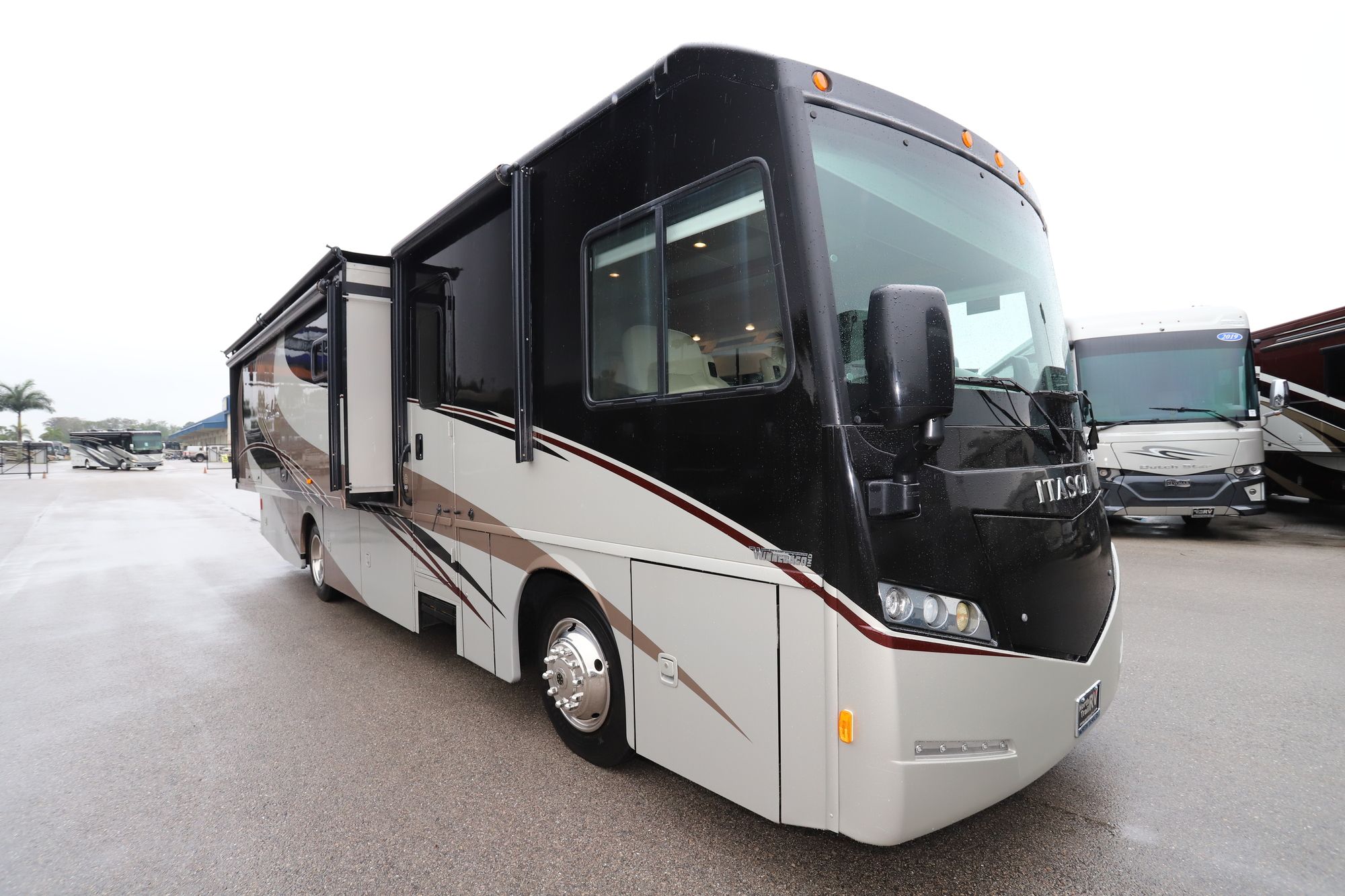 Used 2015 Itasca Solei 34T Class A  For Sale