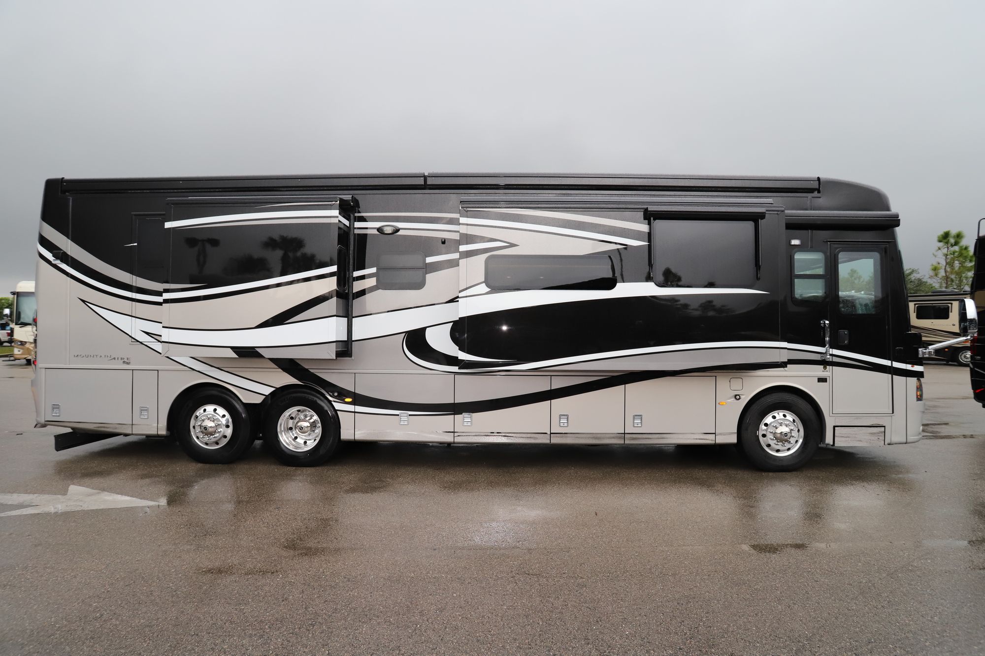 Used 2019 Newmar Mountain Aire 4018 Class A  For Sale