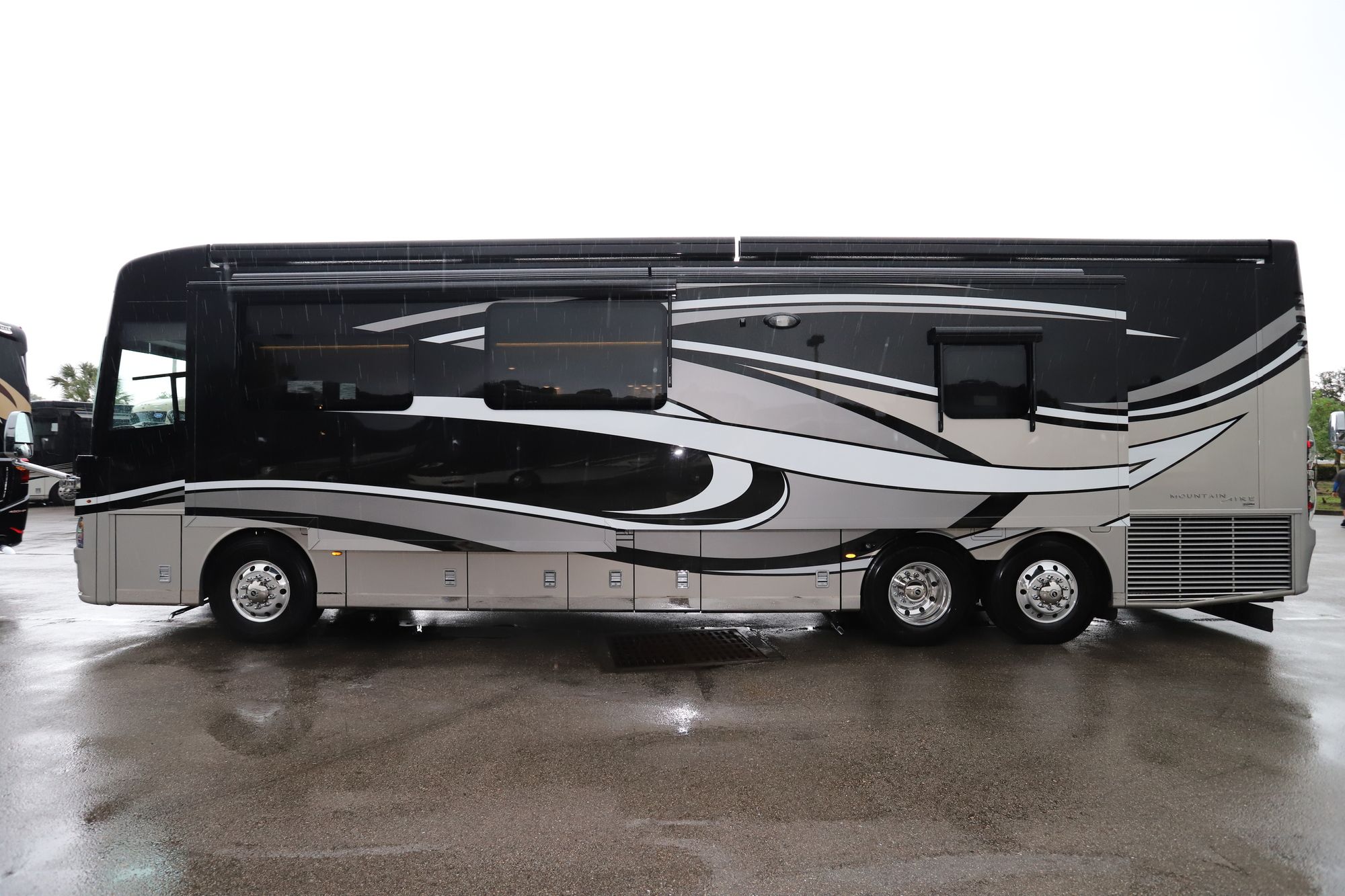 Used 2019 Newmar Mountain Aire 4018 Class A  For Sale