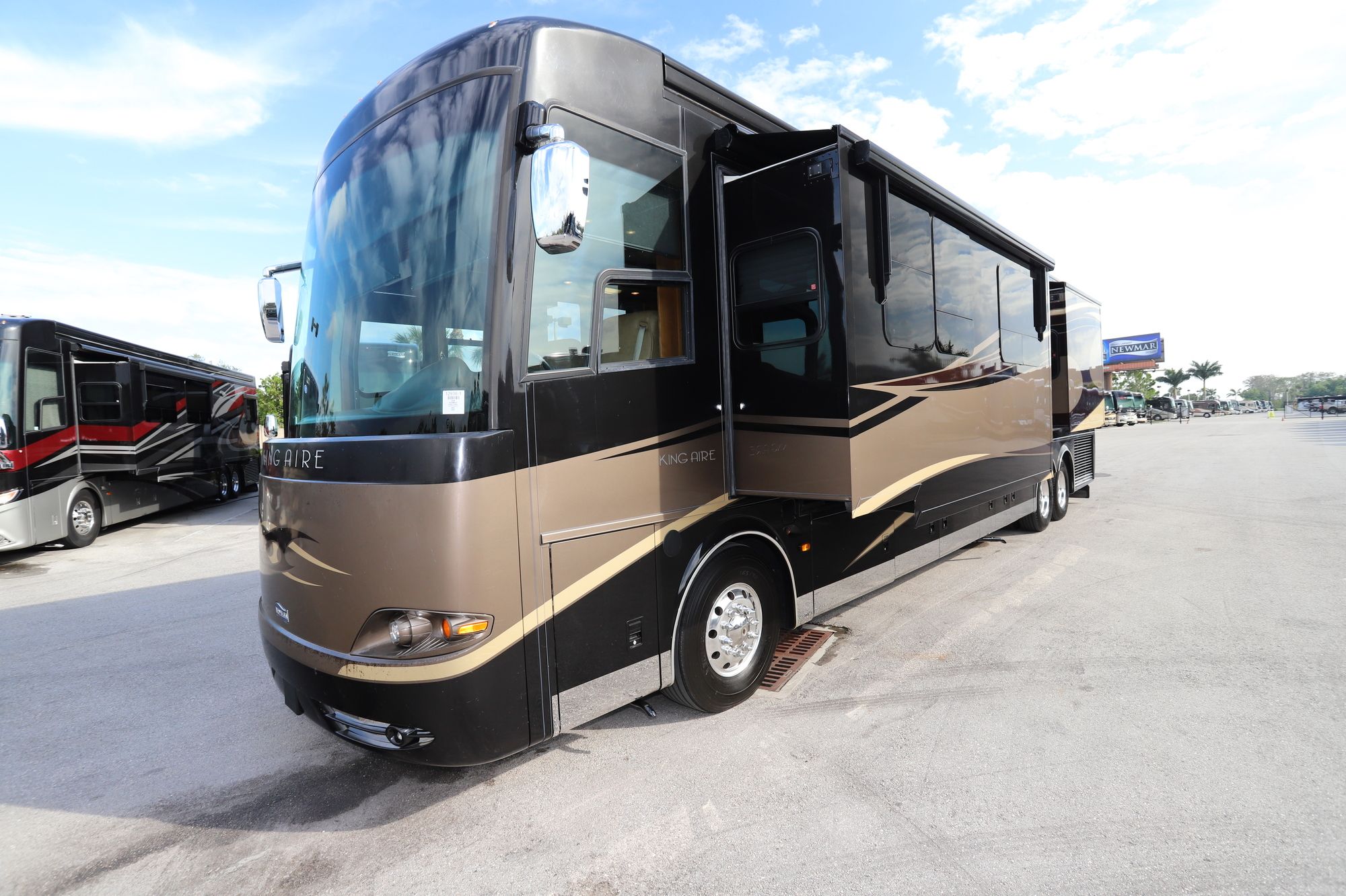 Used 2008 Newmar King Aire 4561 Class A  For Sale