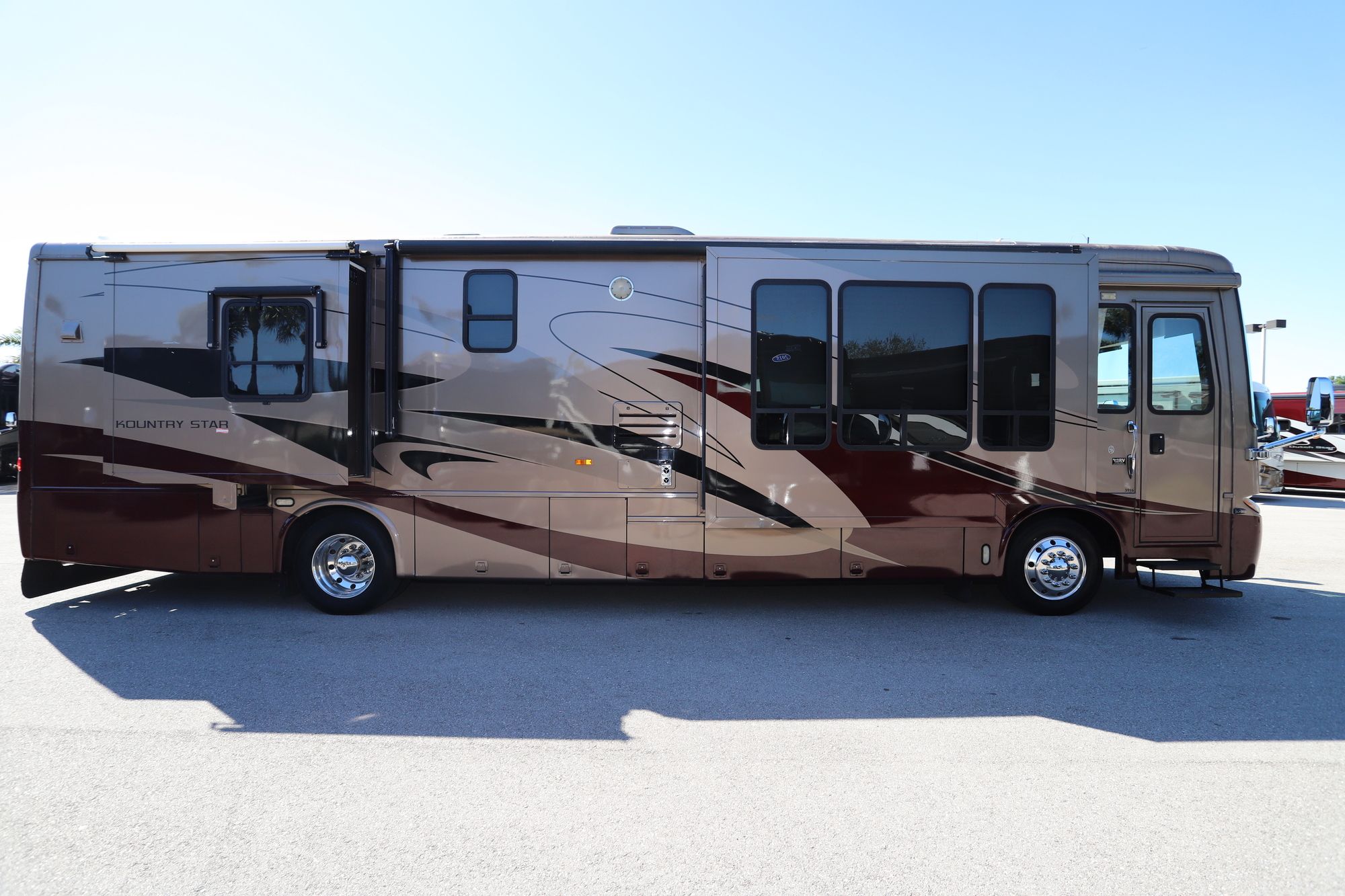 Used 2007 Newmar Kountry Star 3916 Class A  For Sale