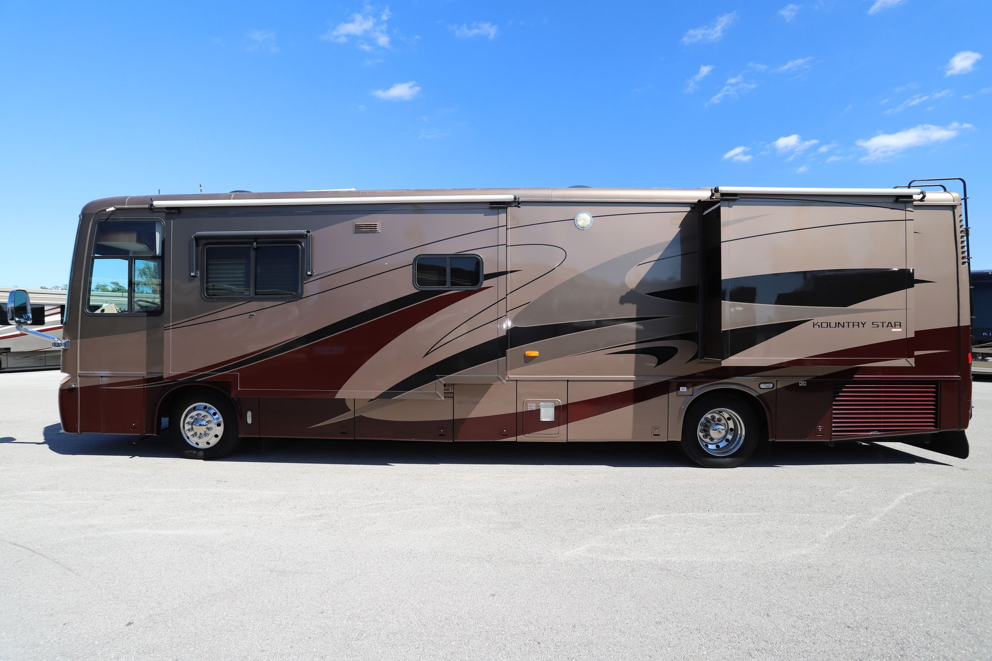 Used 2007 Newmar Kountry Star 3916 Class A  For Sale