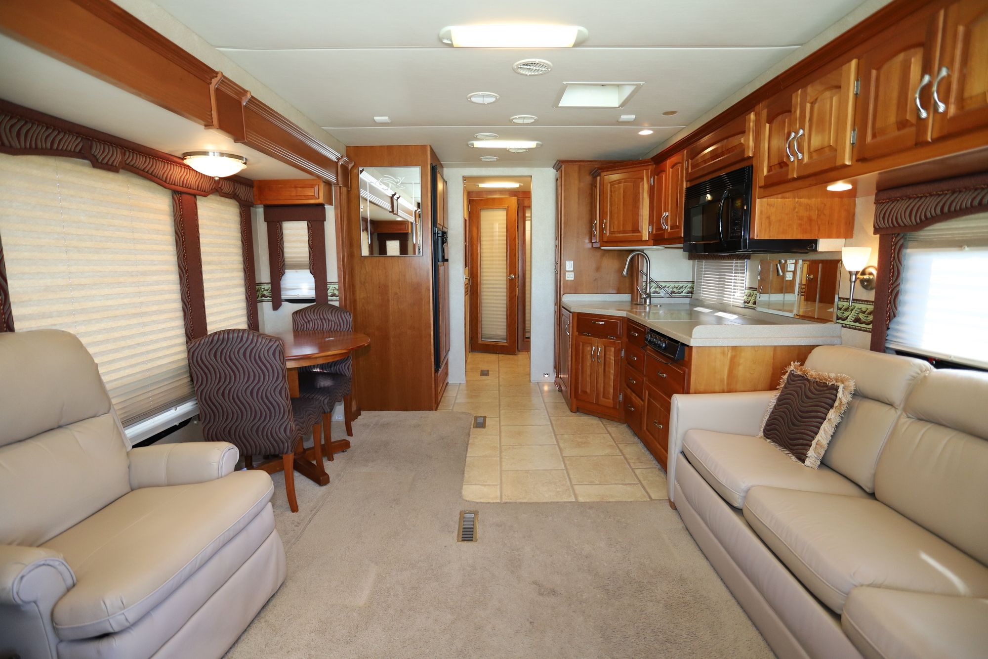 Used 2007 Newmar Kountry Star 3916 Class A  For Sale