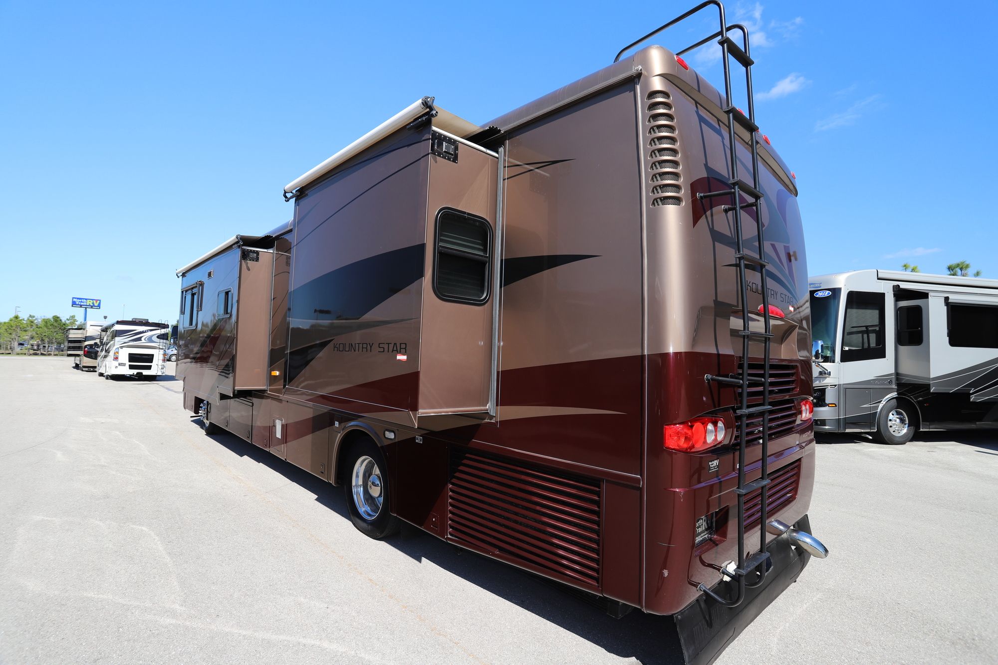 Used 2007 Newmar Kountry Star 3916 Class A  For Sale