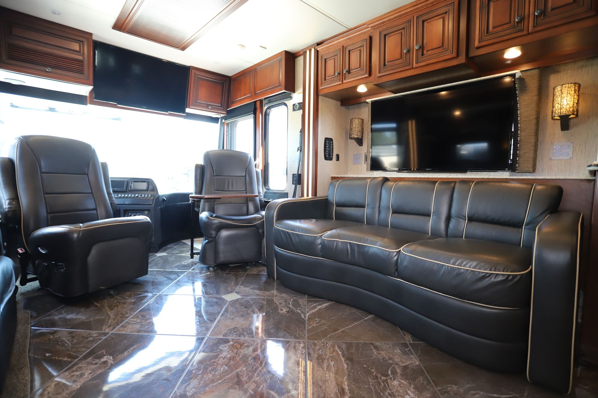 Used 2015 Newmar Dutch Star 4369 Class A  For Sale