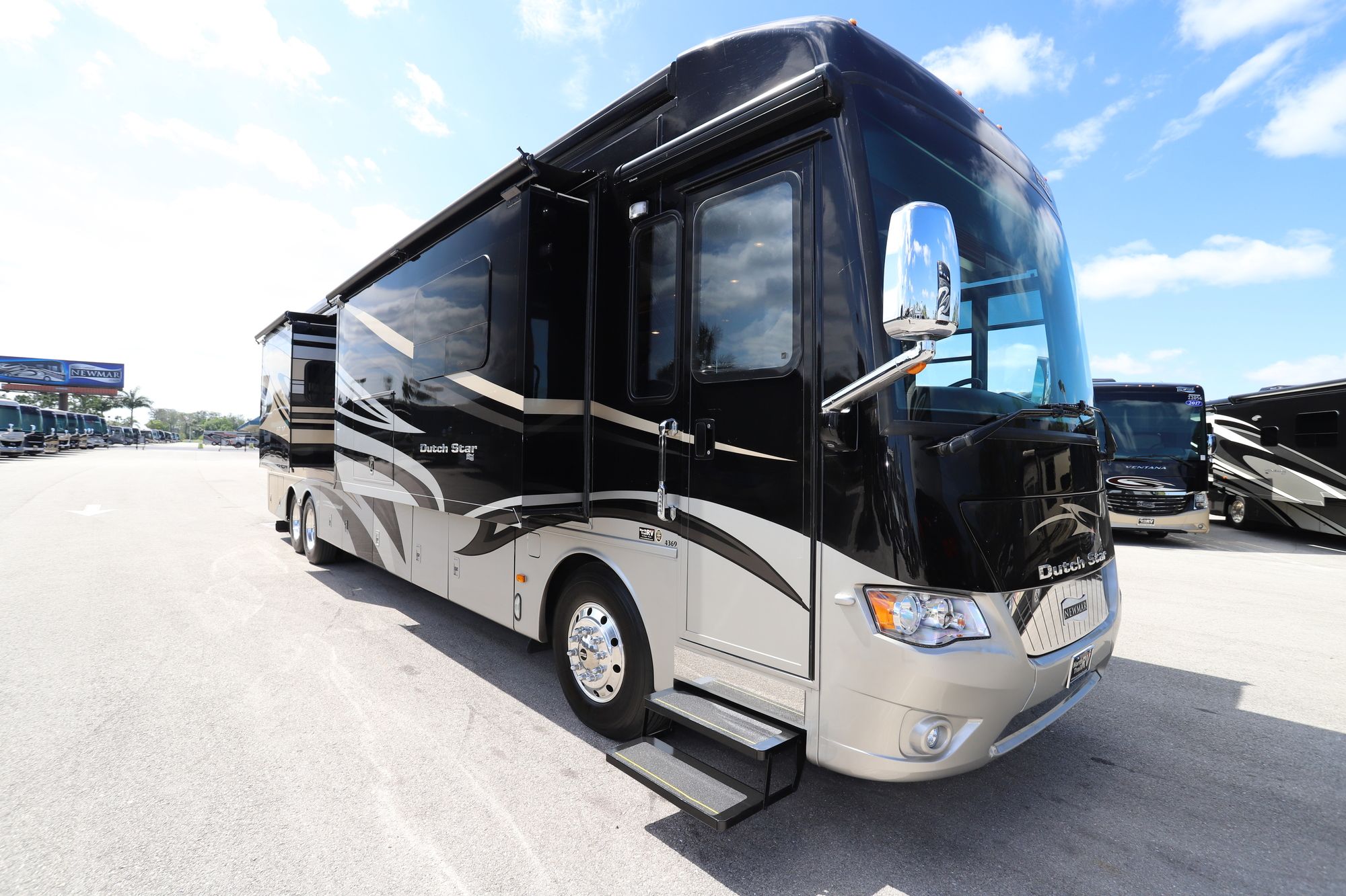 Used 2015 Newmar Dutch Star 4369 Class A  For Sale