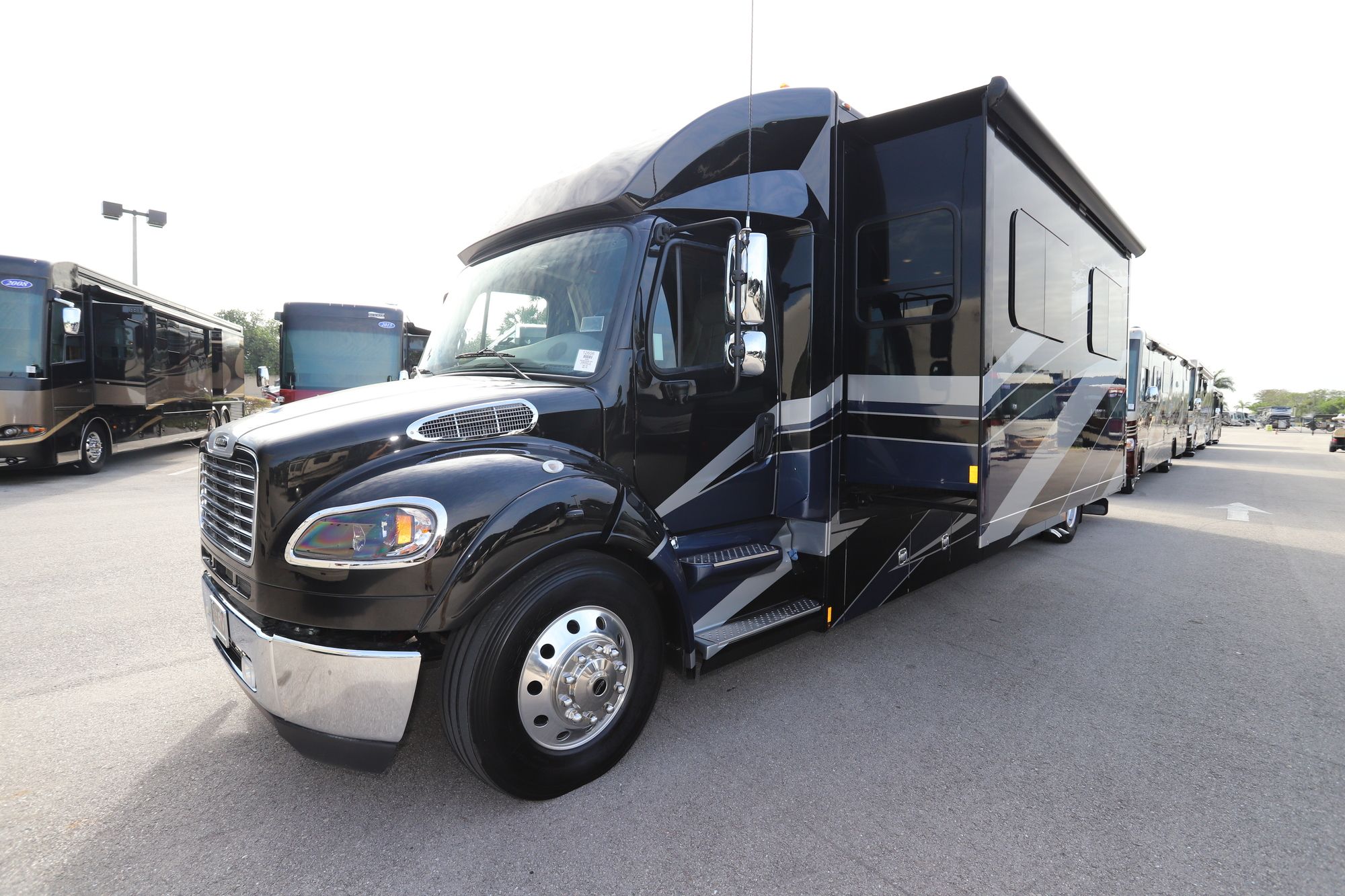 New 2020 Renegade Rv Verona Le 40LTS Super C  For Sale